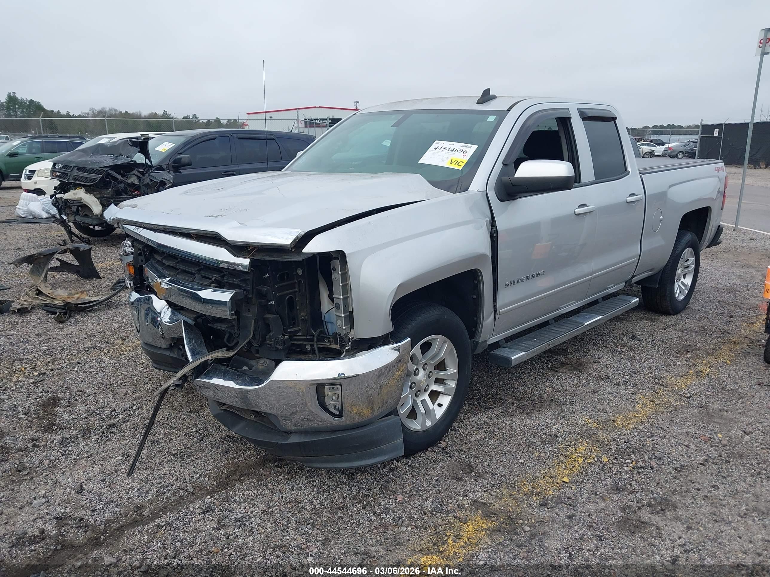 CHEVROLET SILVERADO image 2