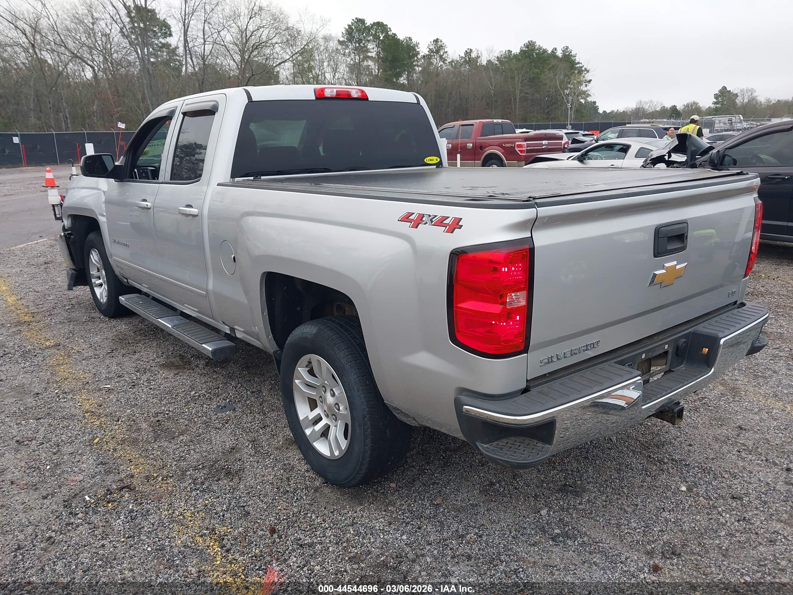 CHEVROLET SILVERADO image 3
