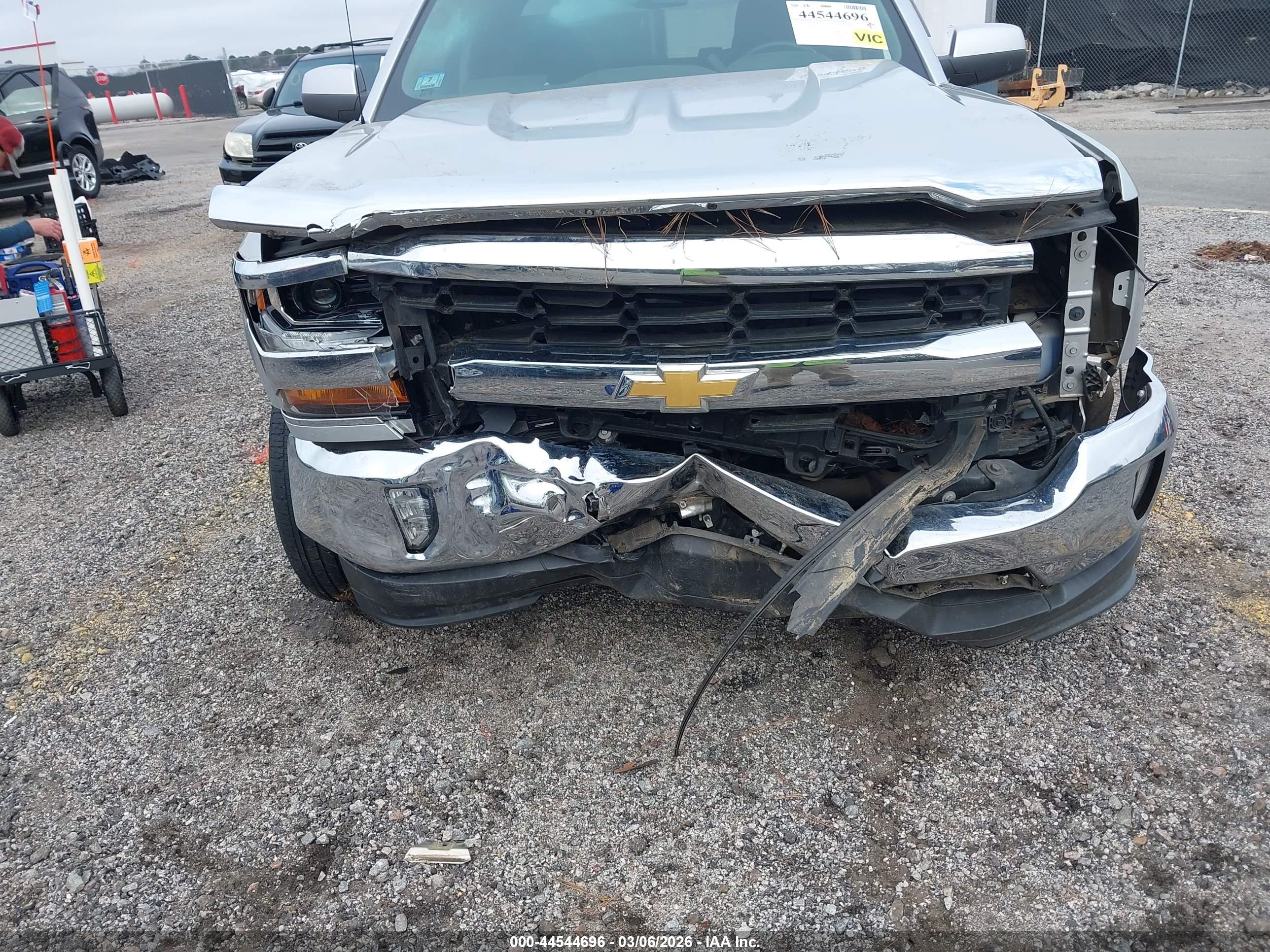 CHEVROLET SILVERADO image 6