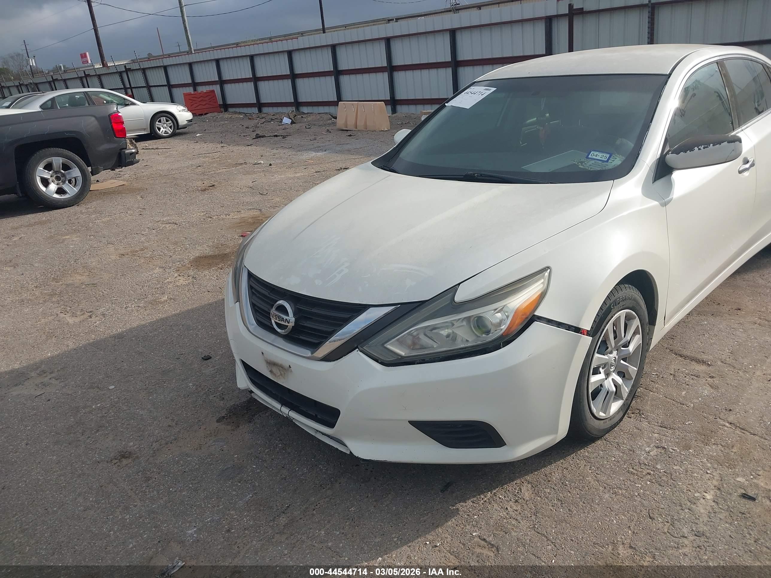 NISSAN ALTIMA image 6