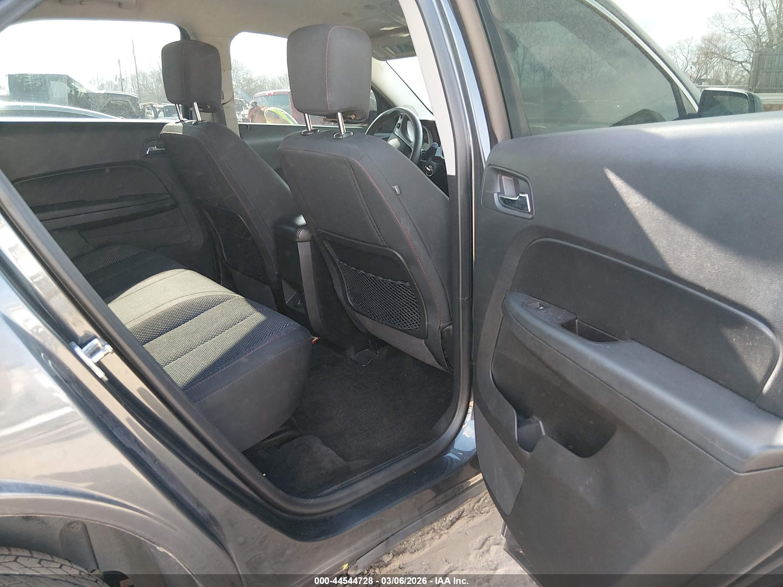 CHEVROLET EQUINOX image 8