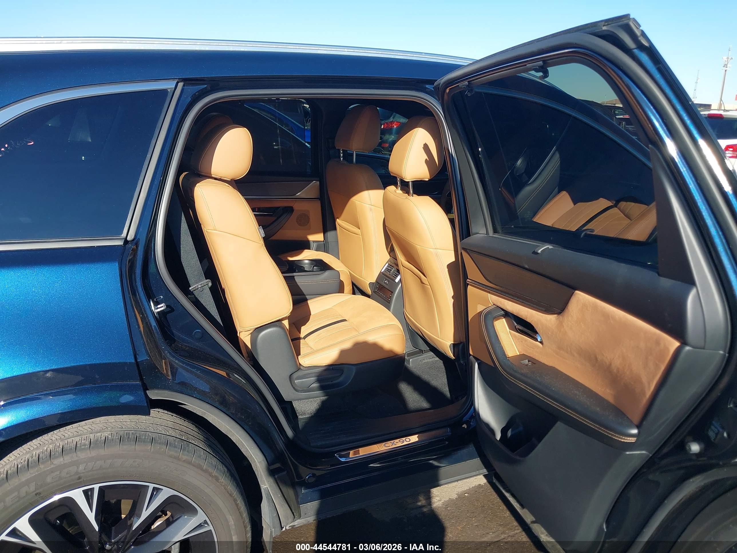 MAZDA CX-90 image 8