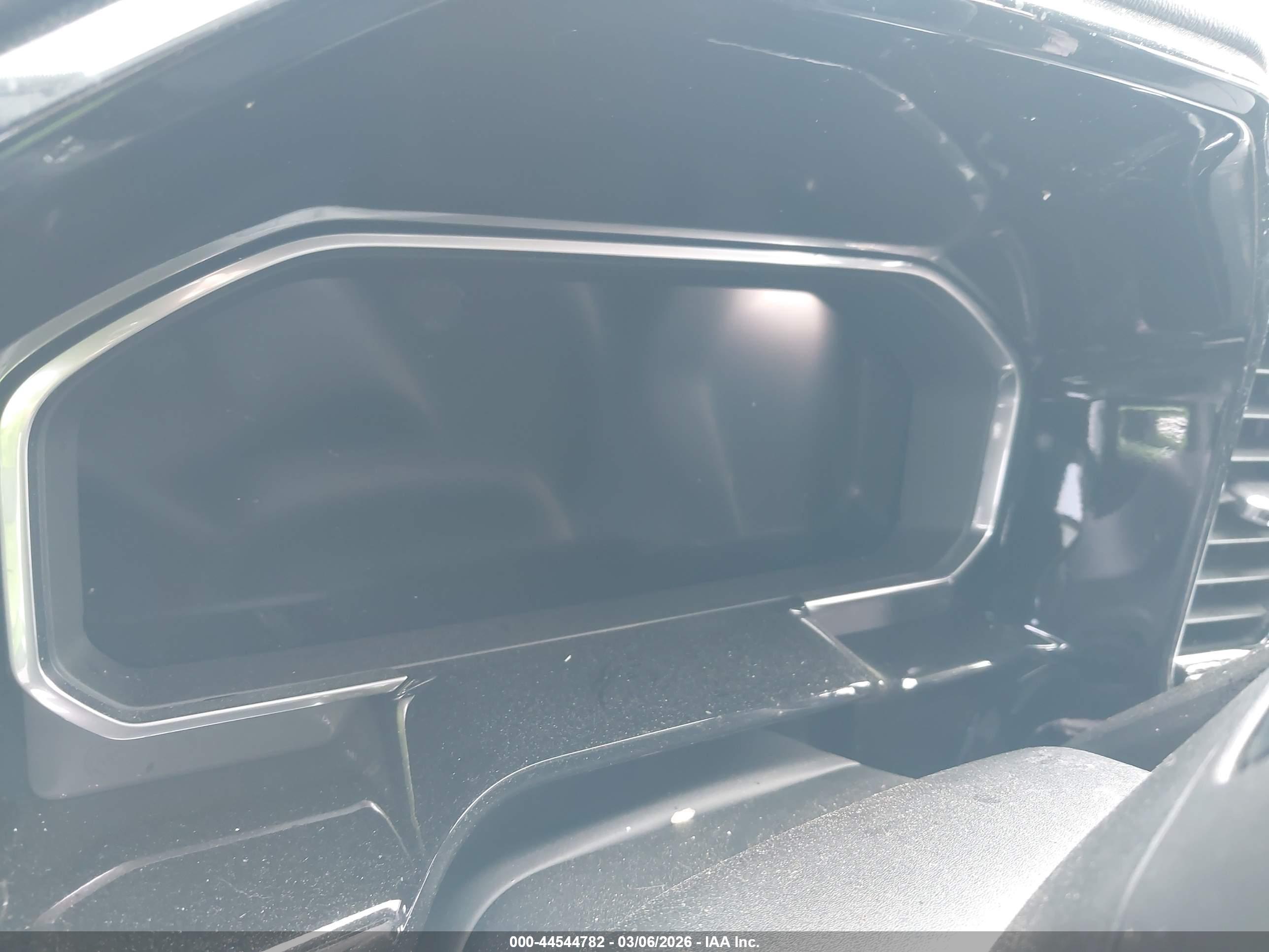 CHEVROLET SILVERADO image 7