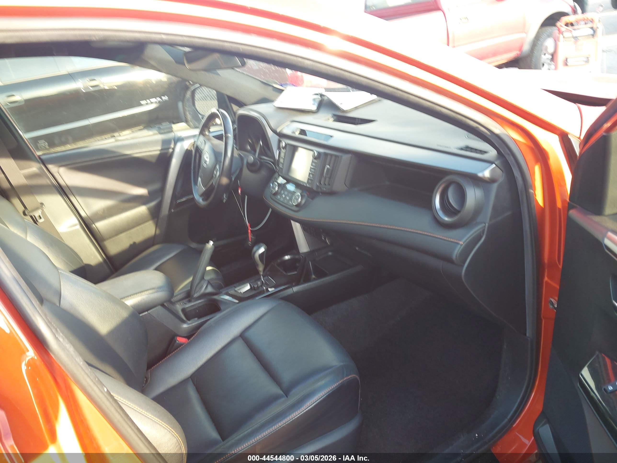 TOYOTA RAV4 image 5