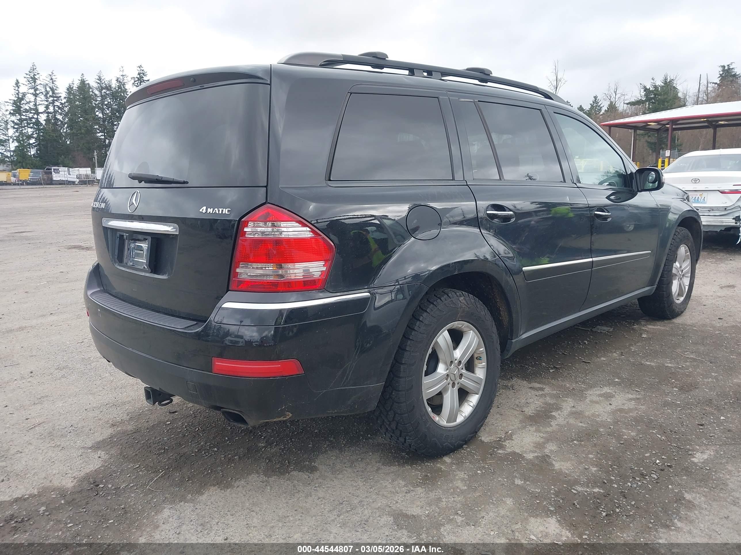 MERCEDES-BENZ GL image 4