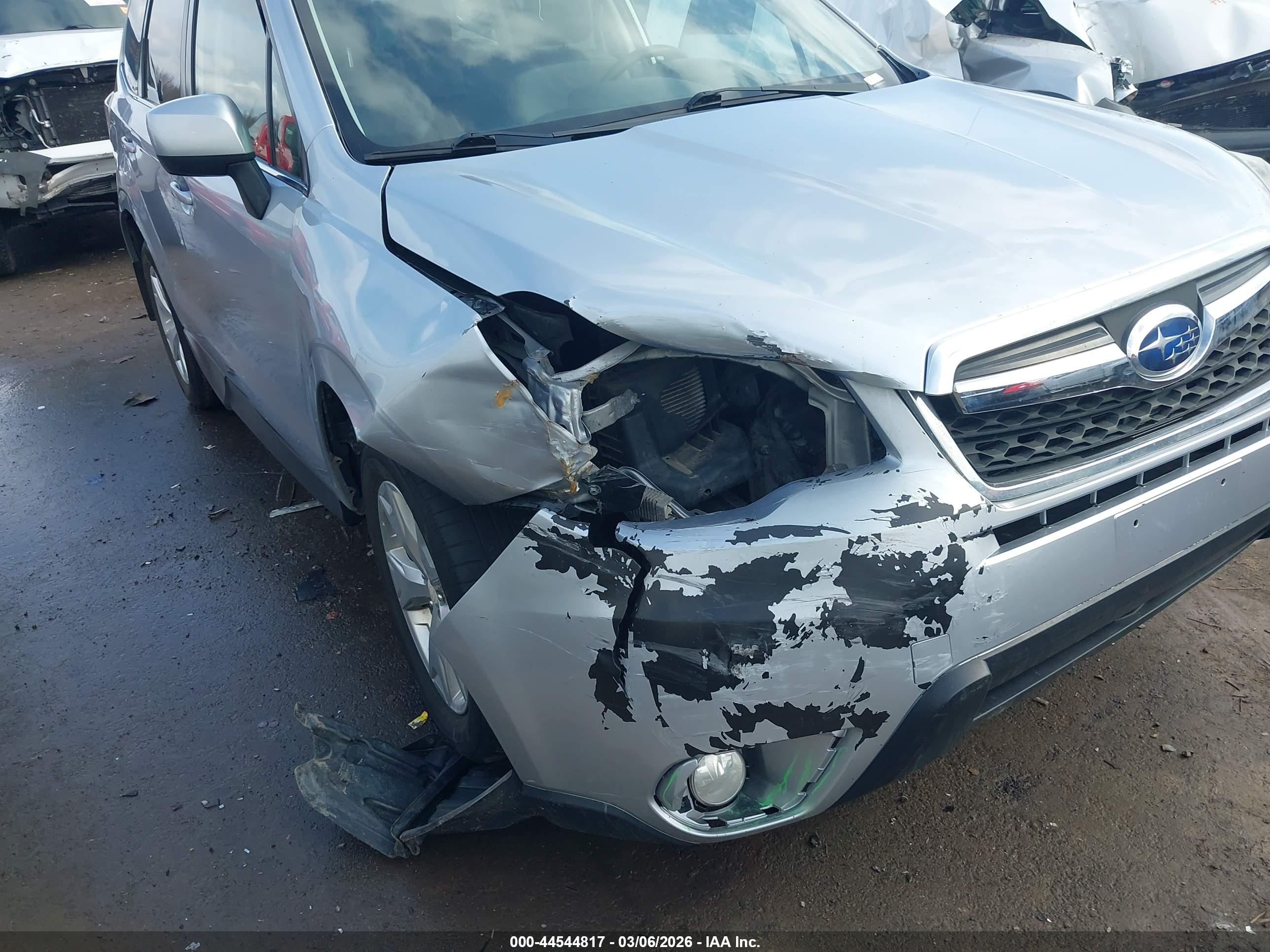 SUBARU FORESTER image 6