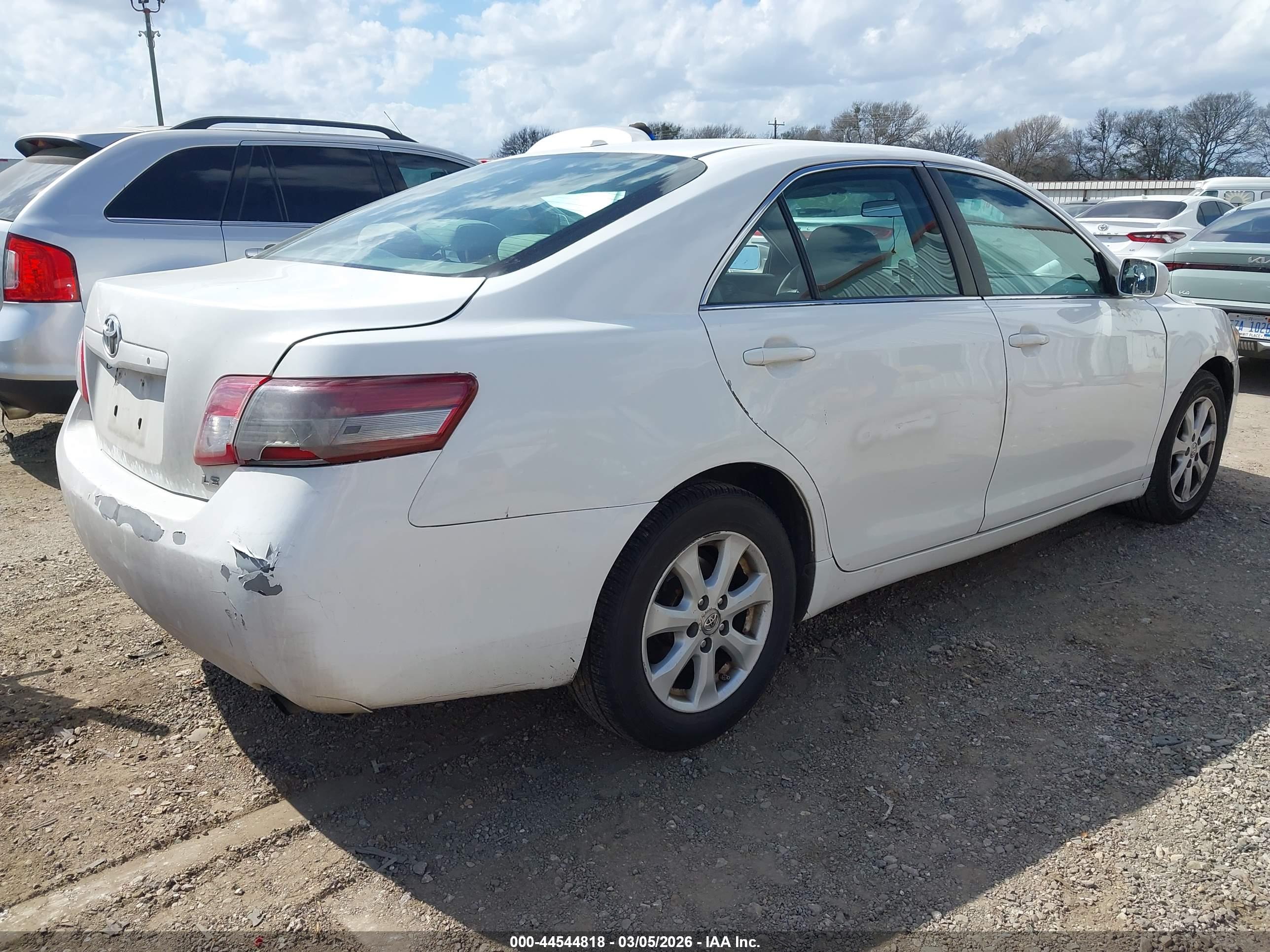 TOYOTA CAMRY image 4