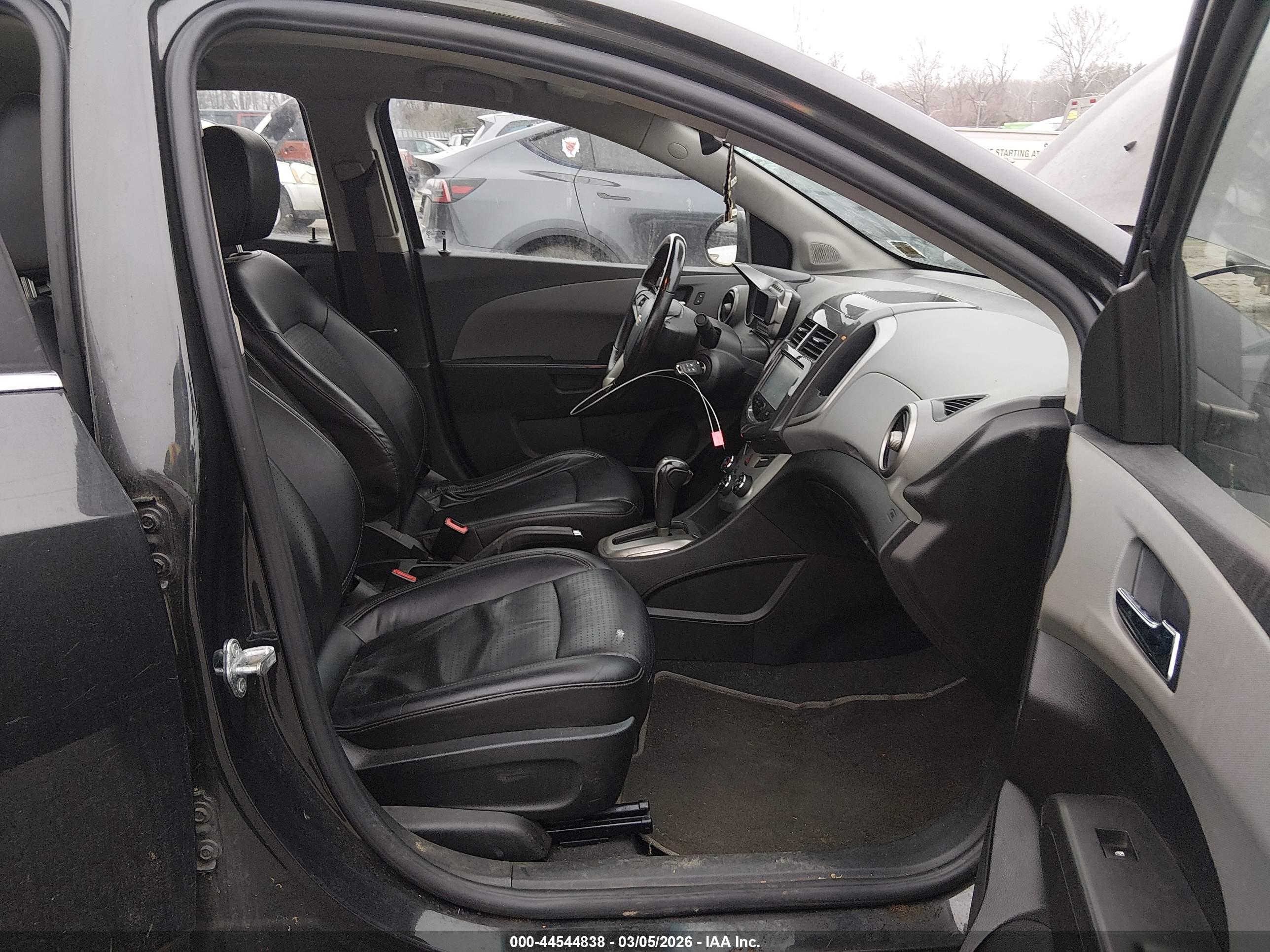 CHEVROLET SONIC image 5
