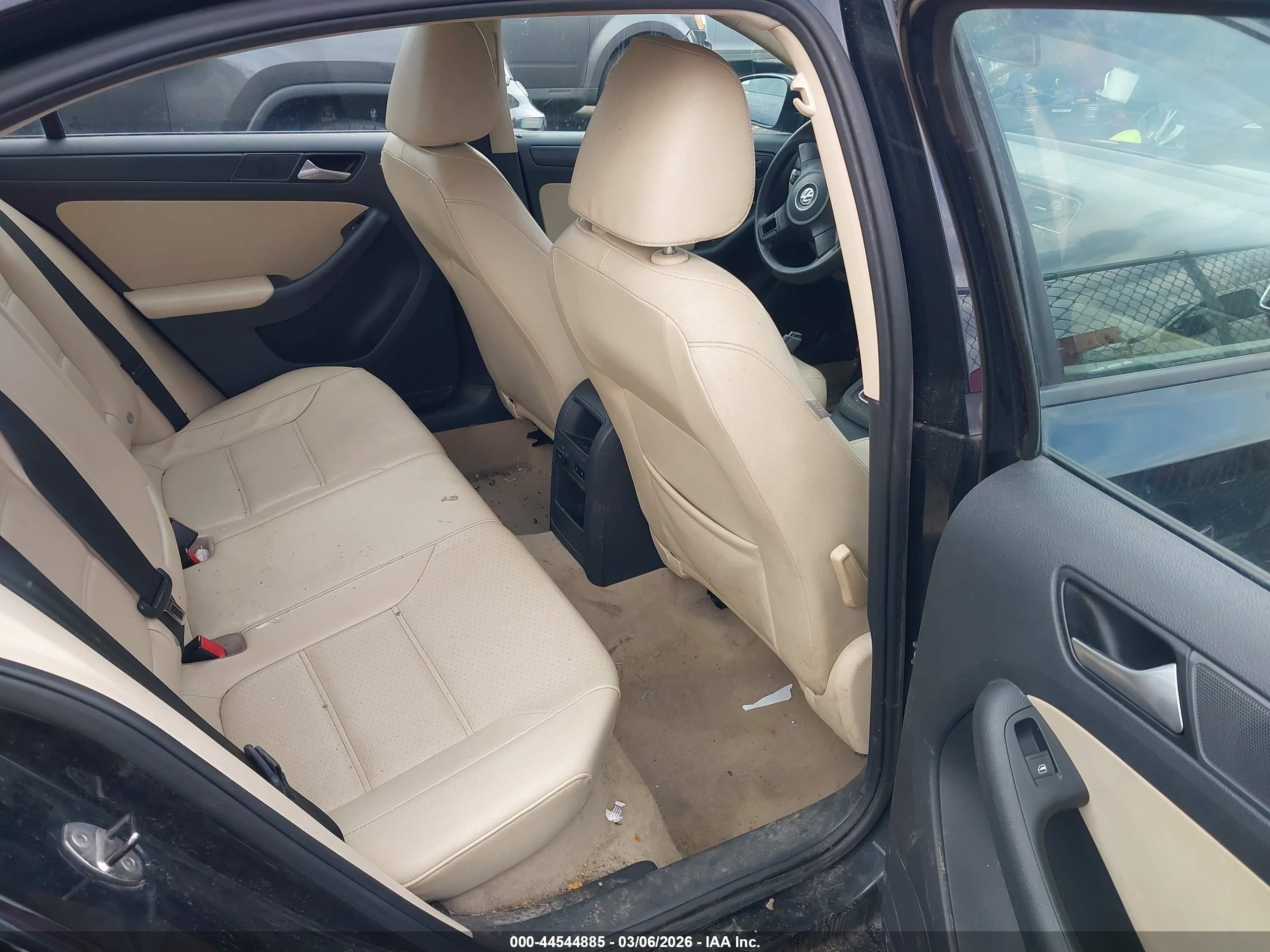 VOLKSWAGEN JETTA image 8