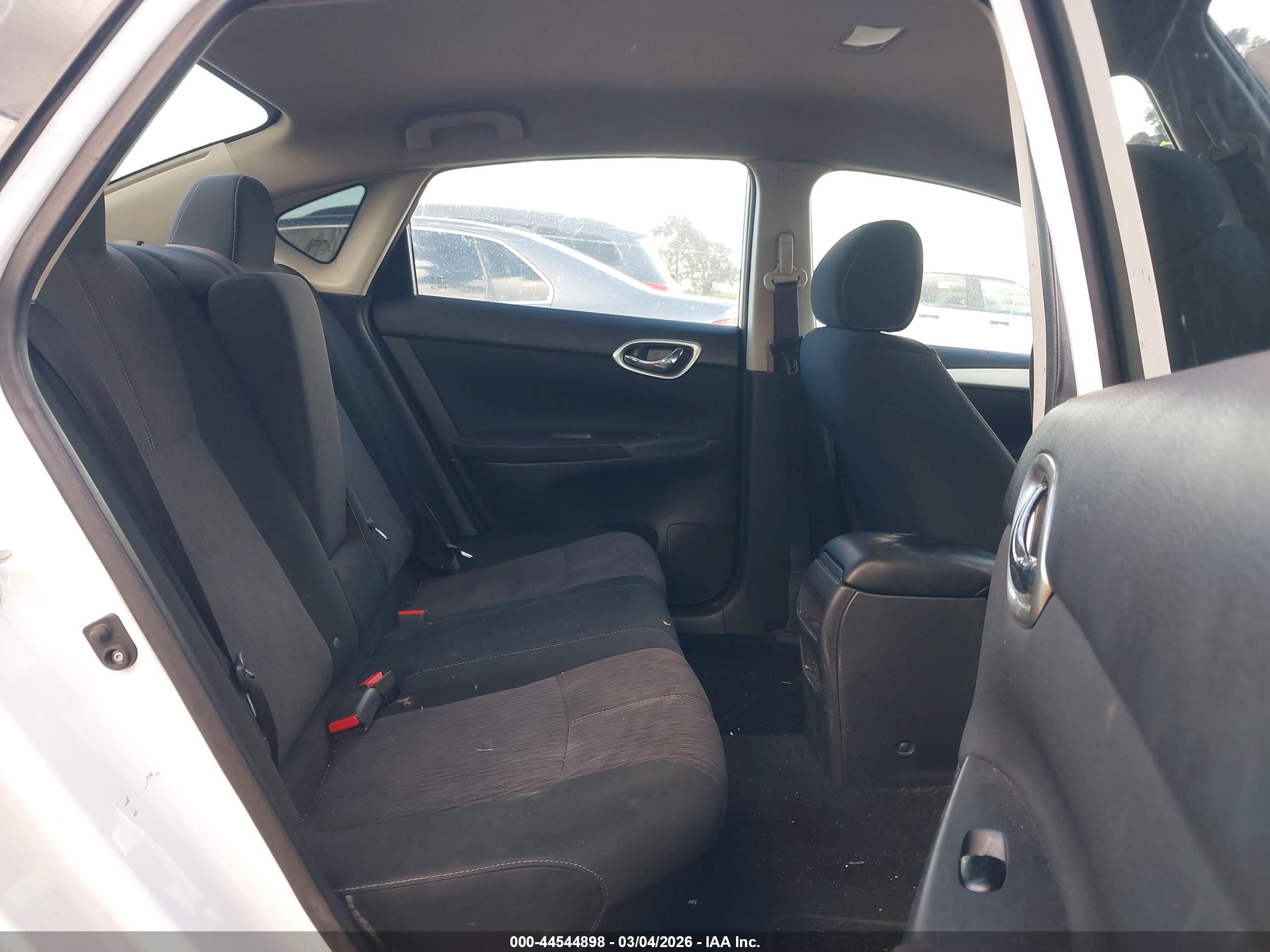 NISSAN SENTRA image 8