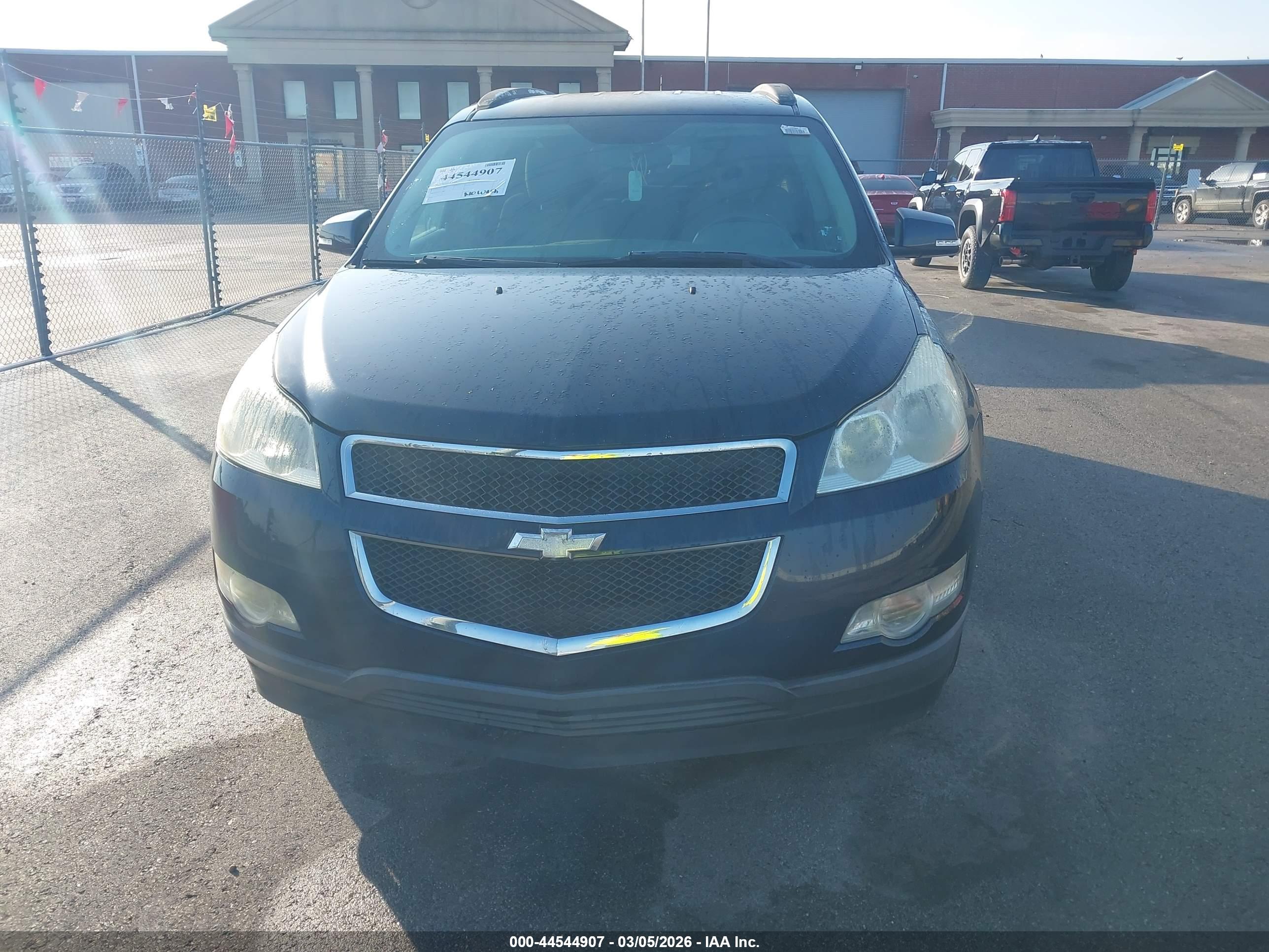 CHEVROLET TRAVERSE image 6