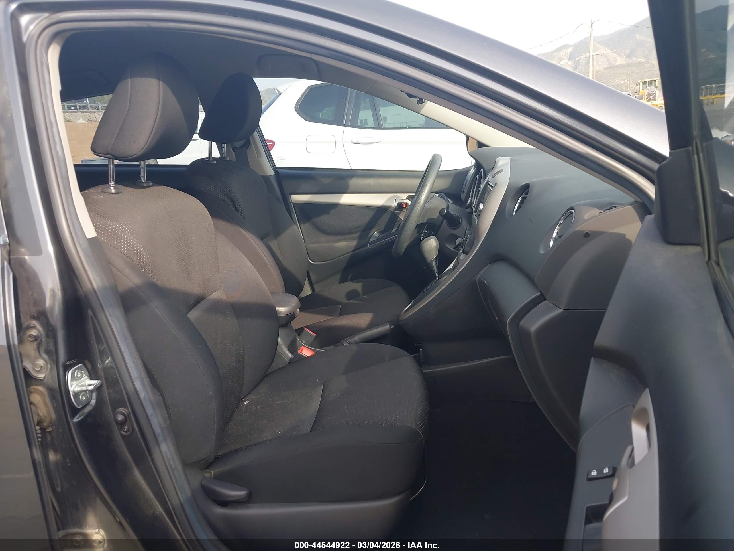 PONTIAC VIBE image 5