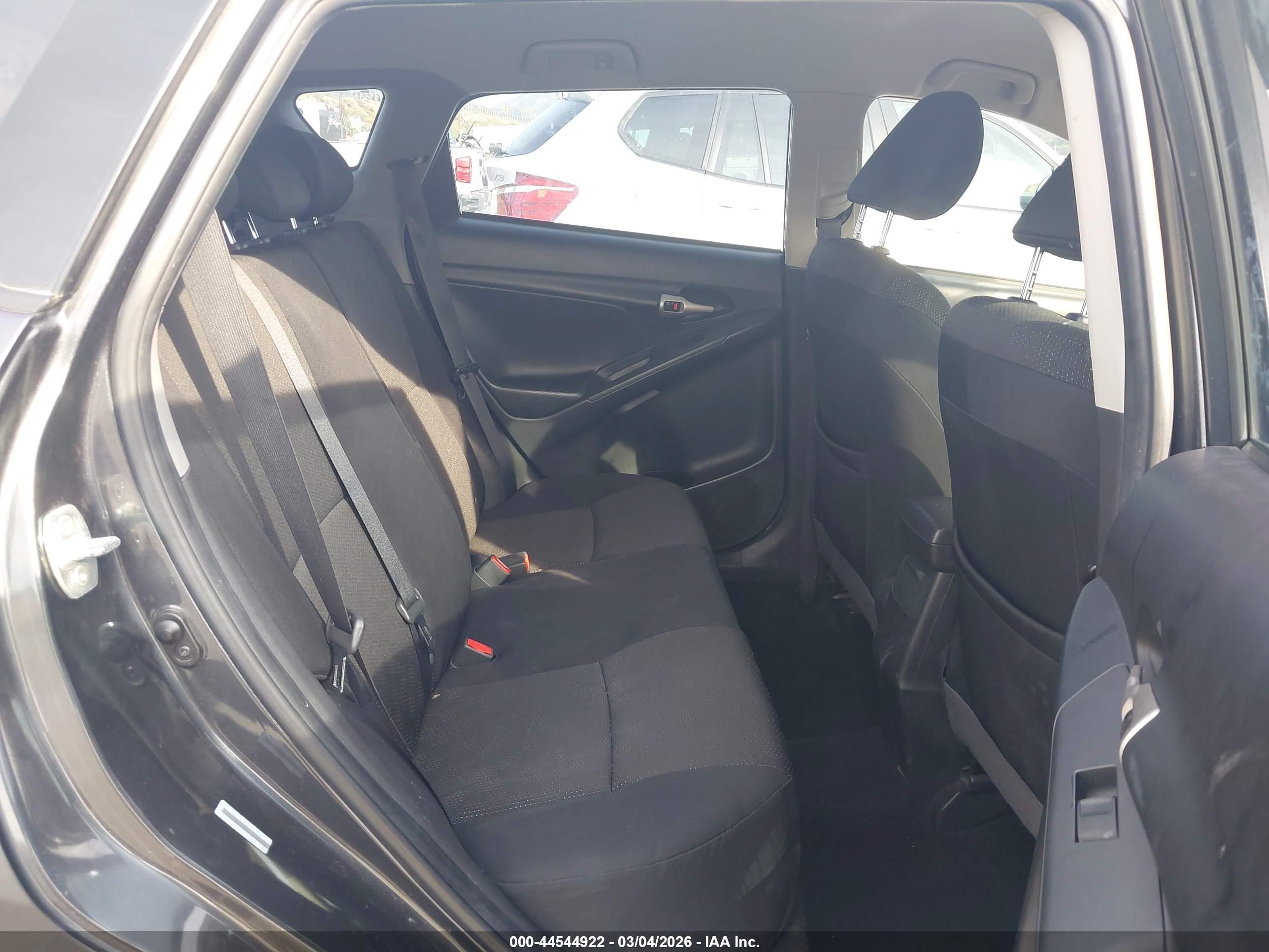 PONTIAC VIBE image 8