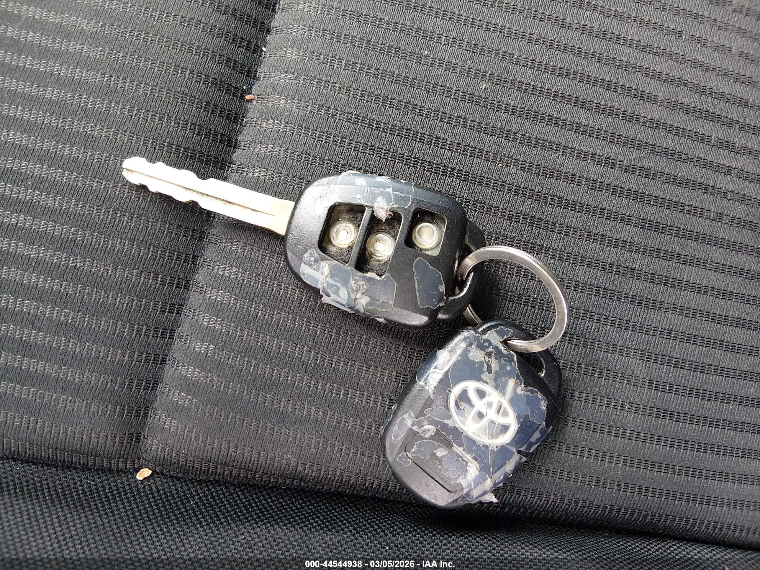 TOYOTA RAV4 image 11
