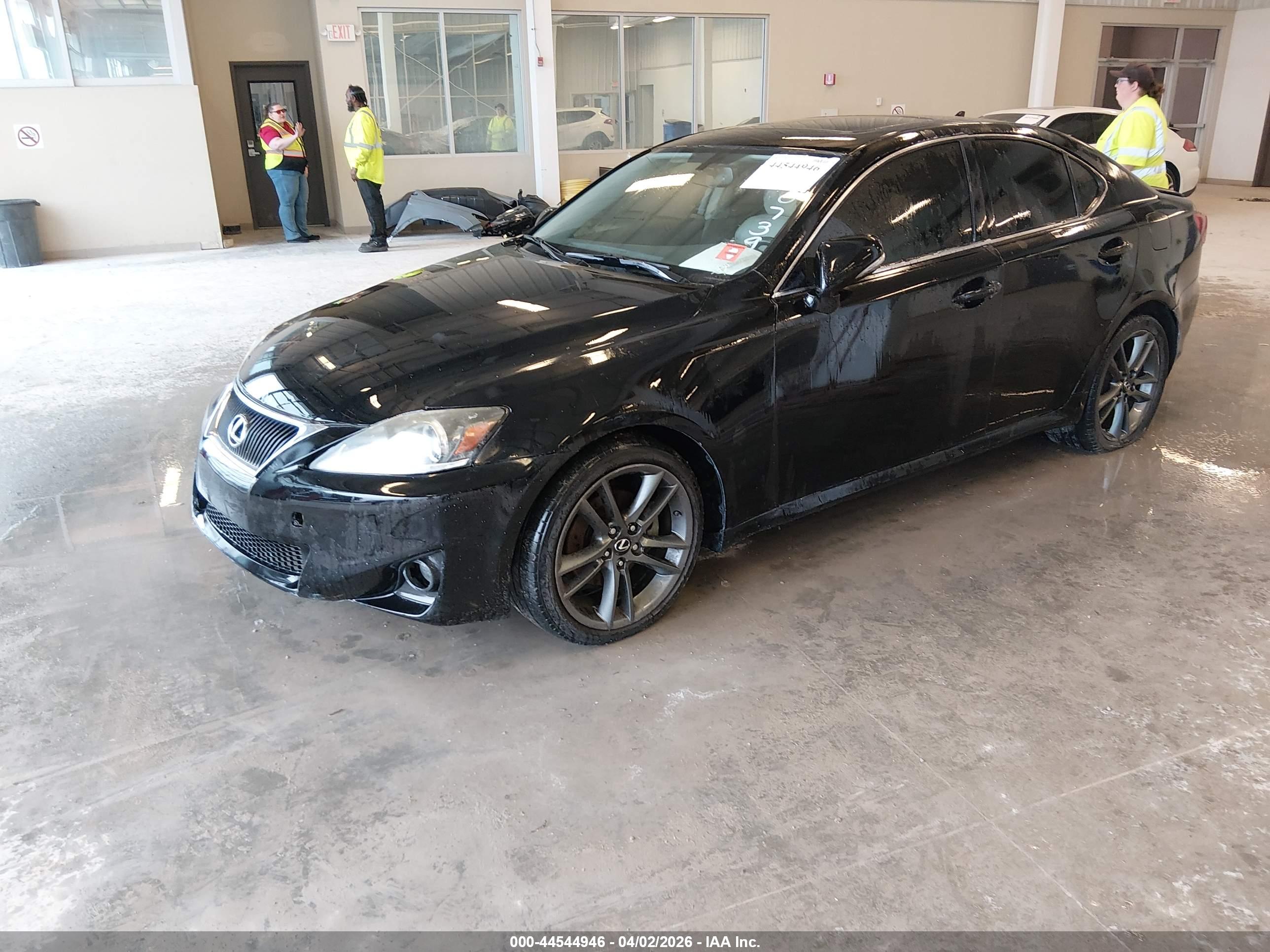 LEXUS IS image 2