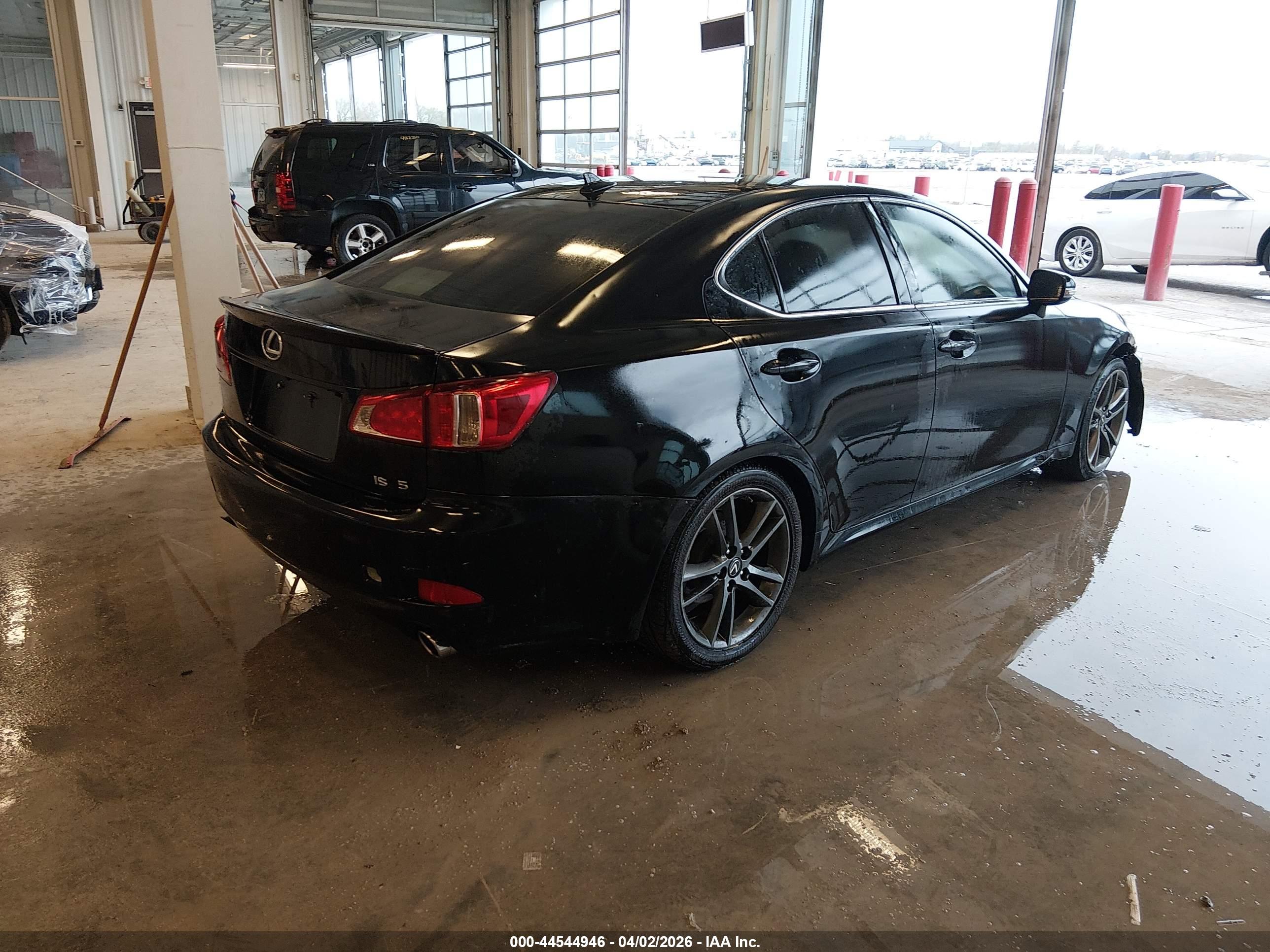 LEXUS IS image 4