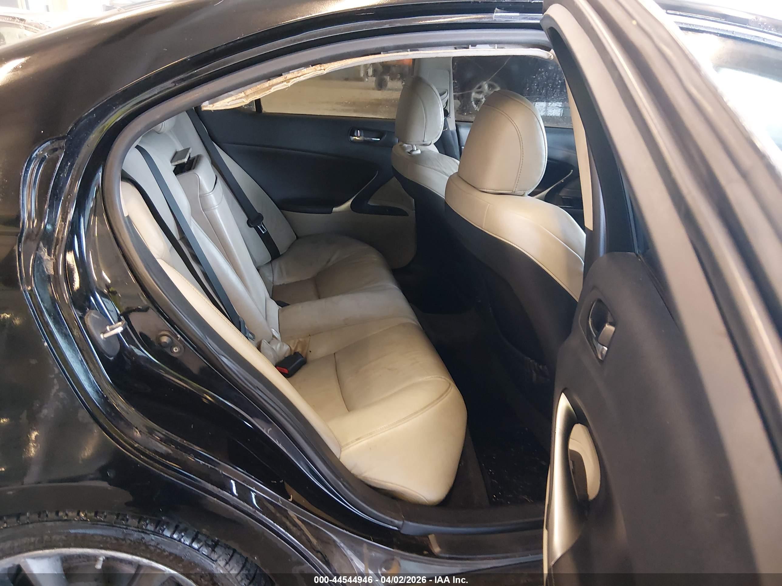 LEXUS IS image 8