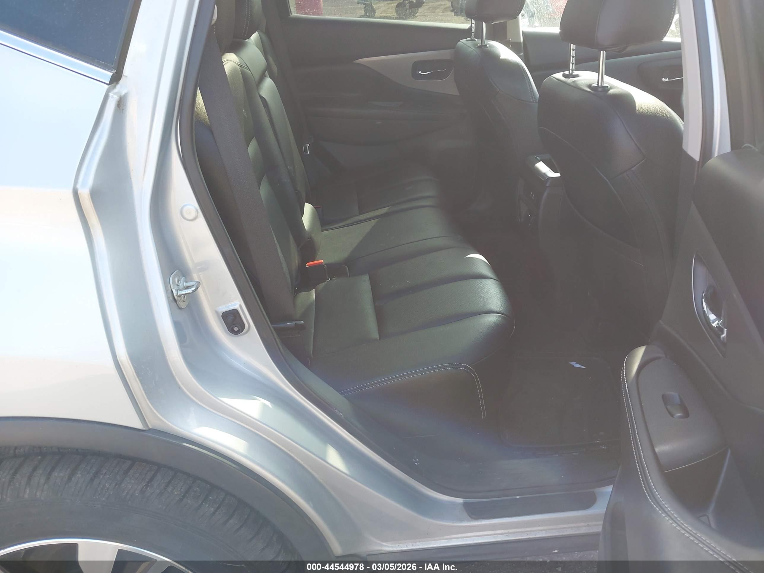 NISSAN MURANO image 8