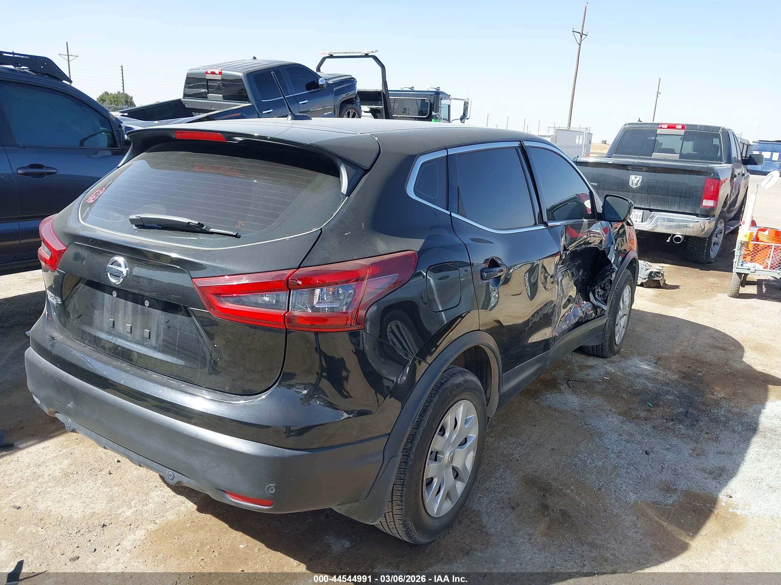 NISSAN ROGUE image 4
