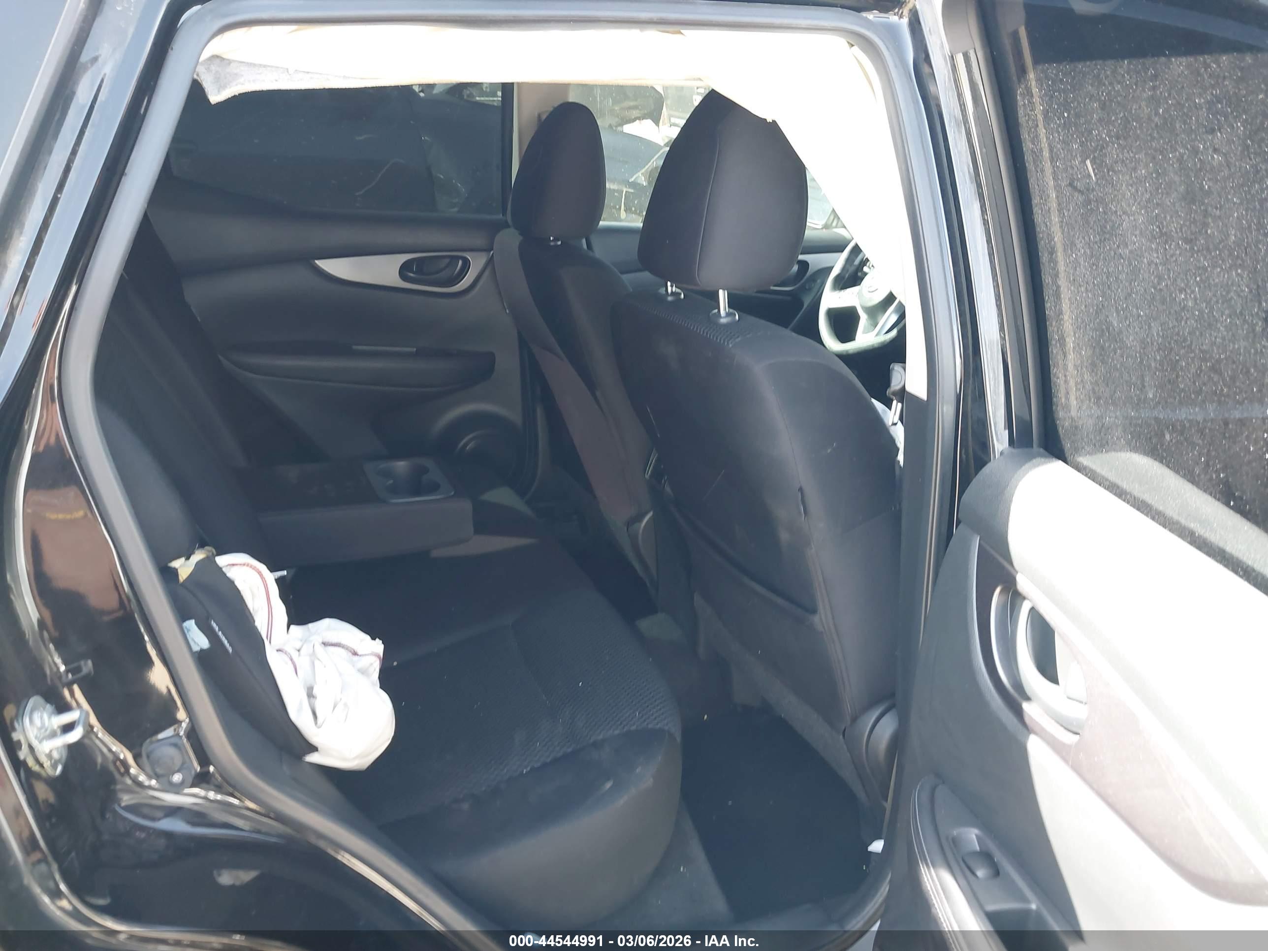 NISSAN ROGUE image 8