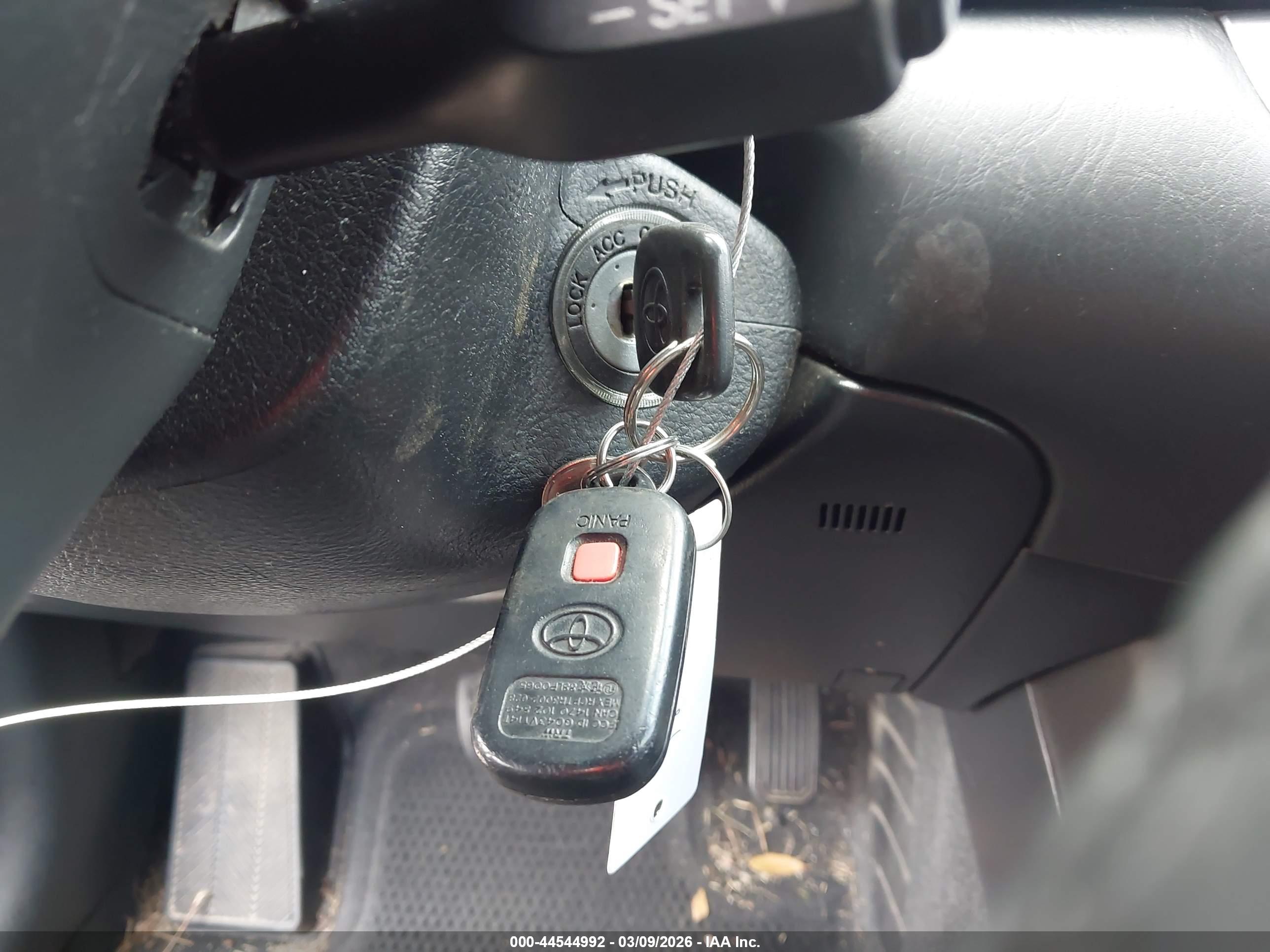 TOYOTA CAMRY image 11