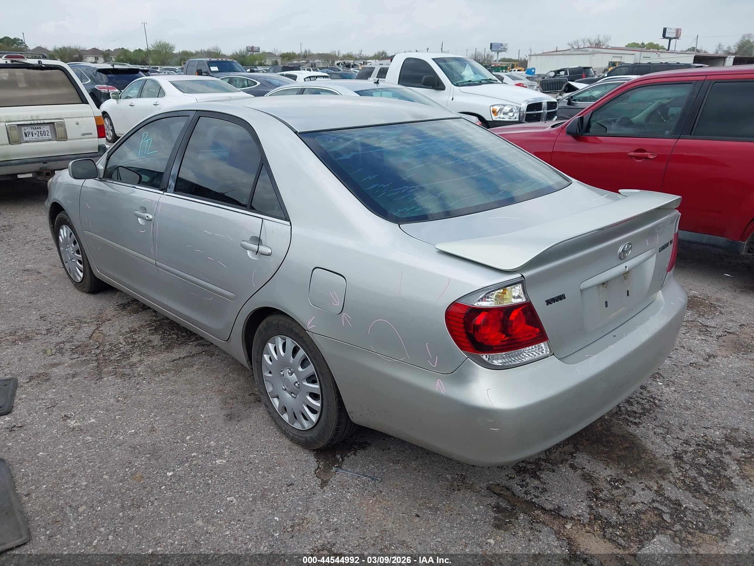 TOYOTA CAMRY image 3