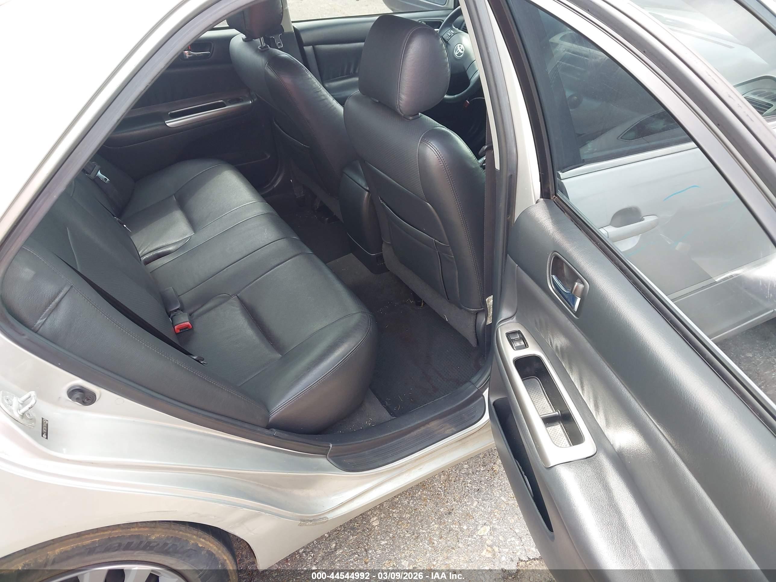 TOYOTA CAMRY image 8