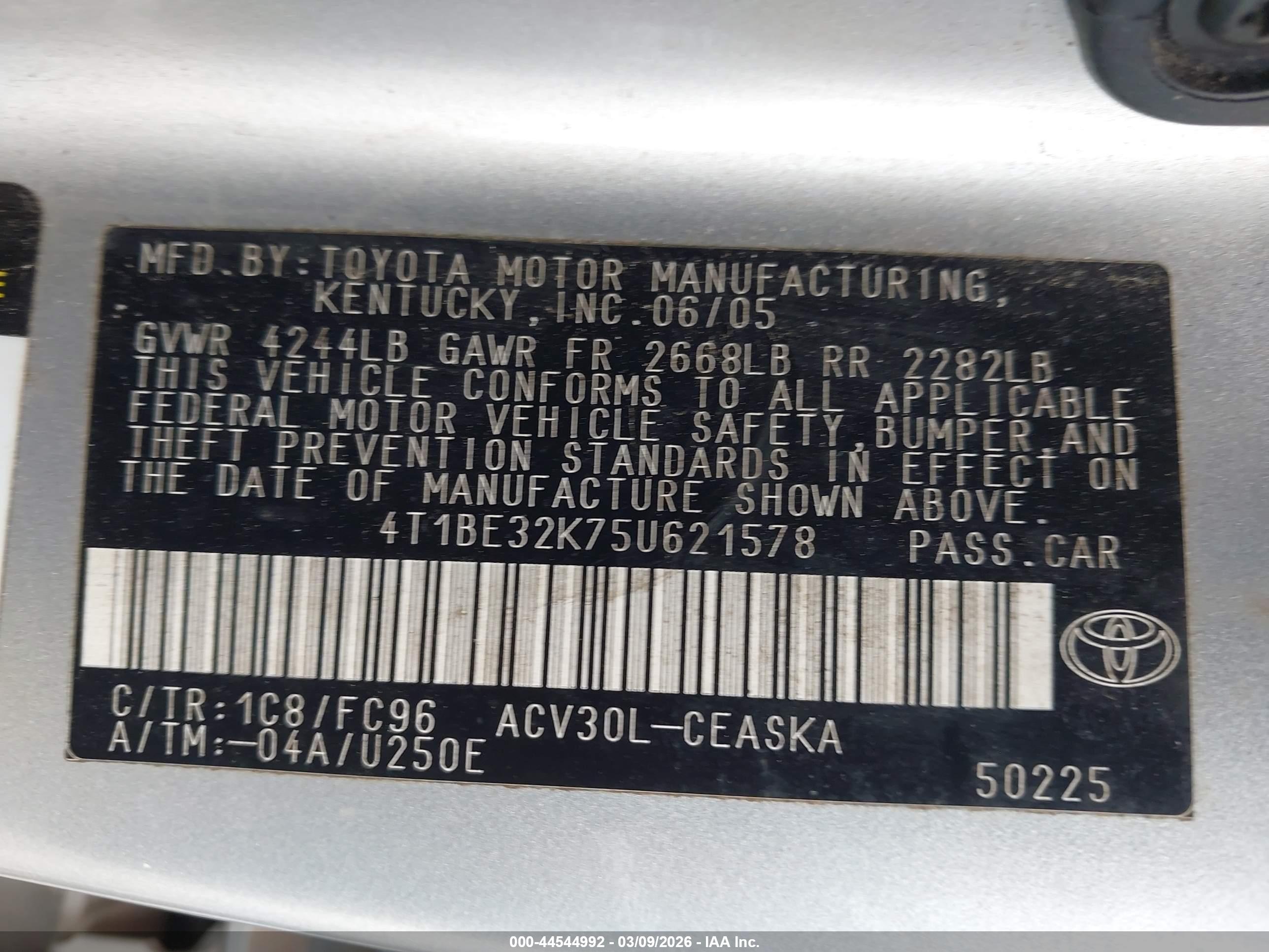 TOYOTA CAMRY image 9