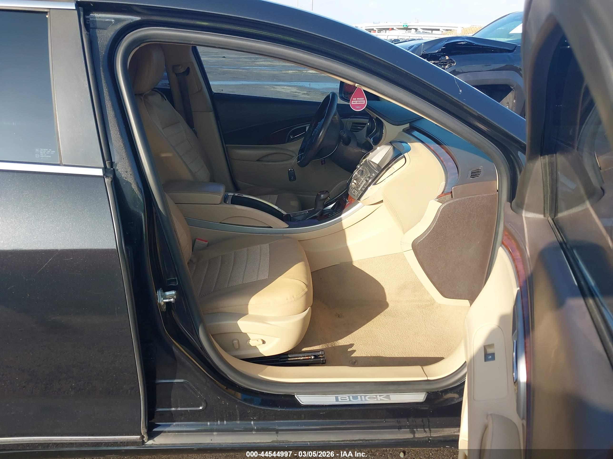 BUICK LACROSSE image 5