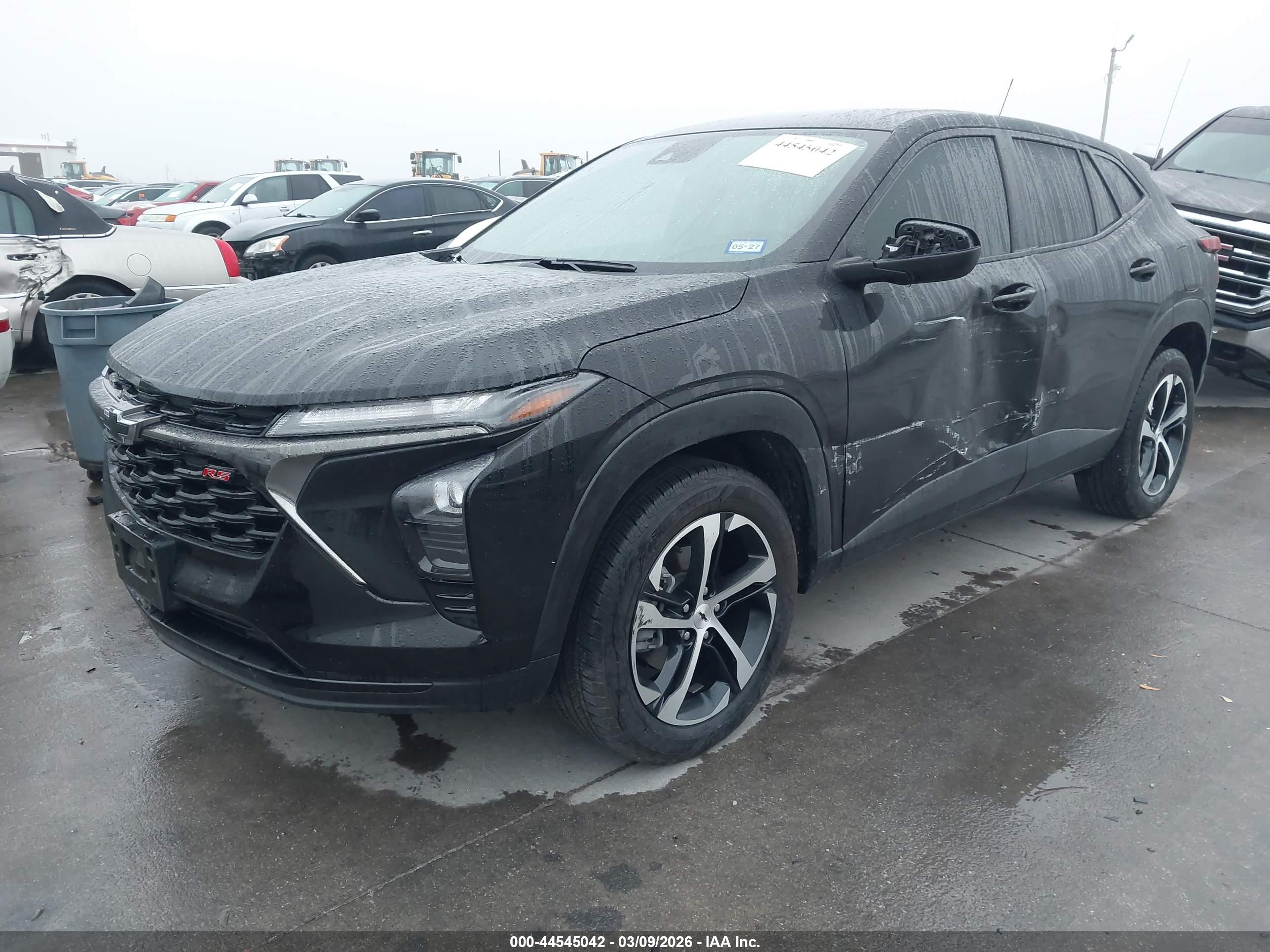 CHEVROLET TRAX image 2