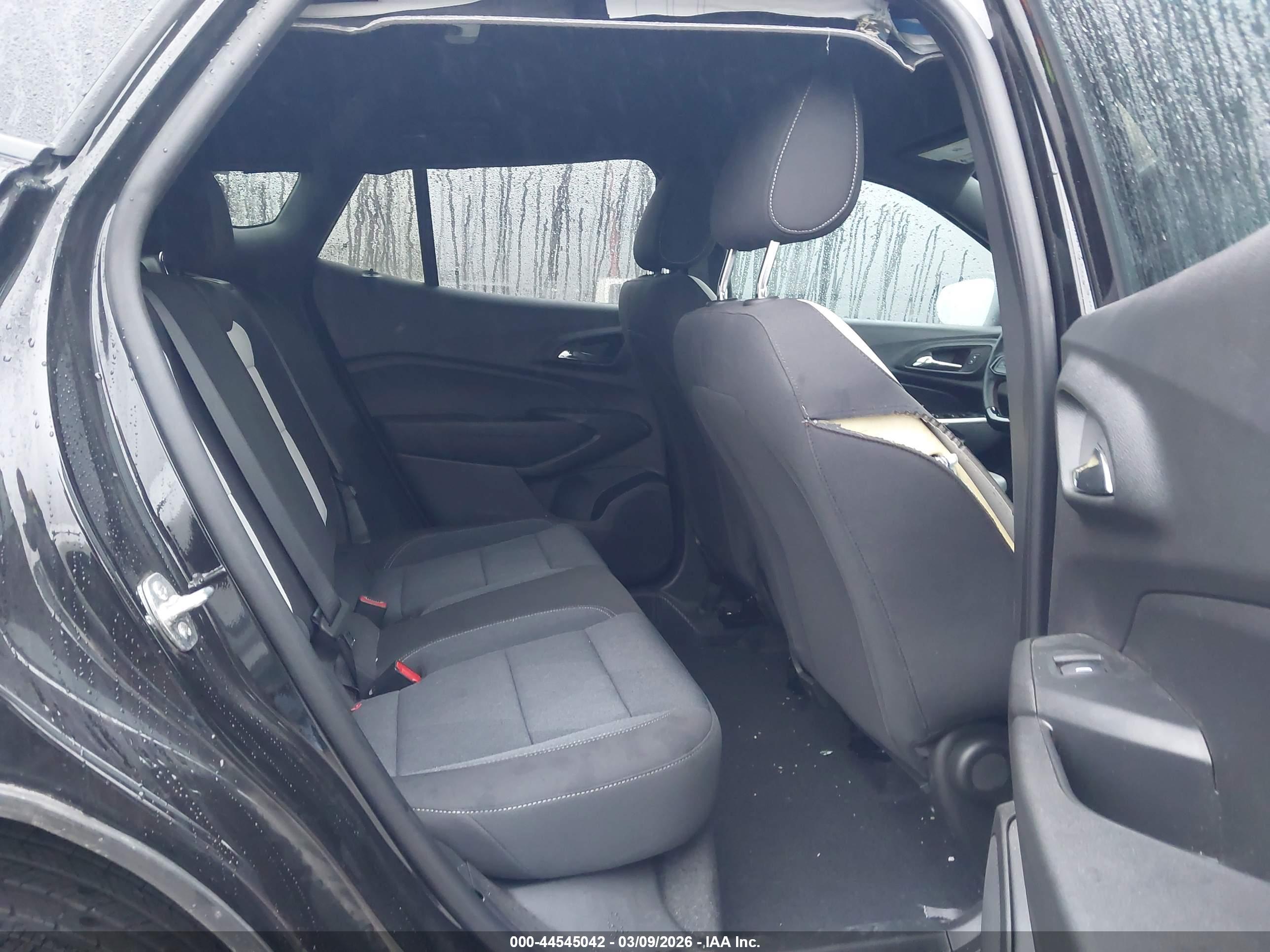 CHEVROLET TRAX image 8