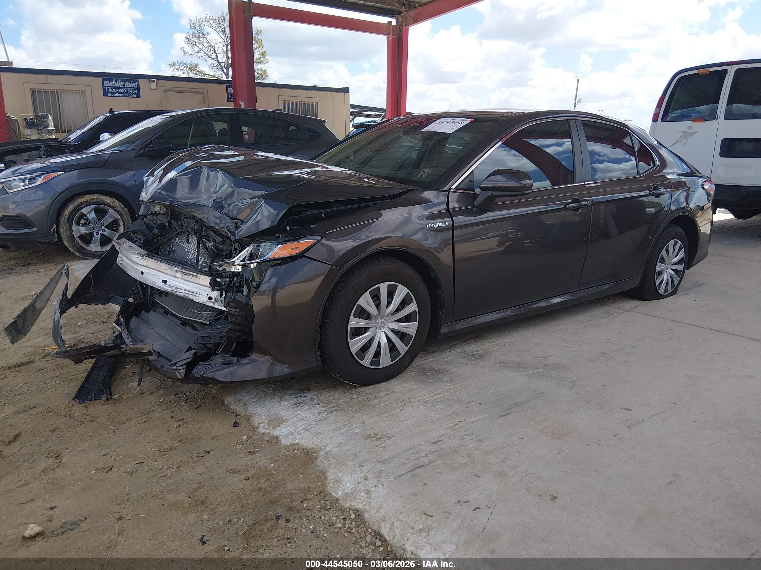 TOYOTA CAMRY image 2
