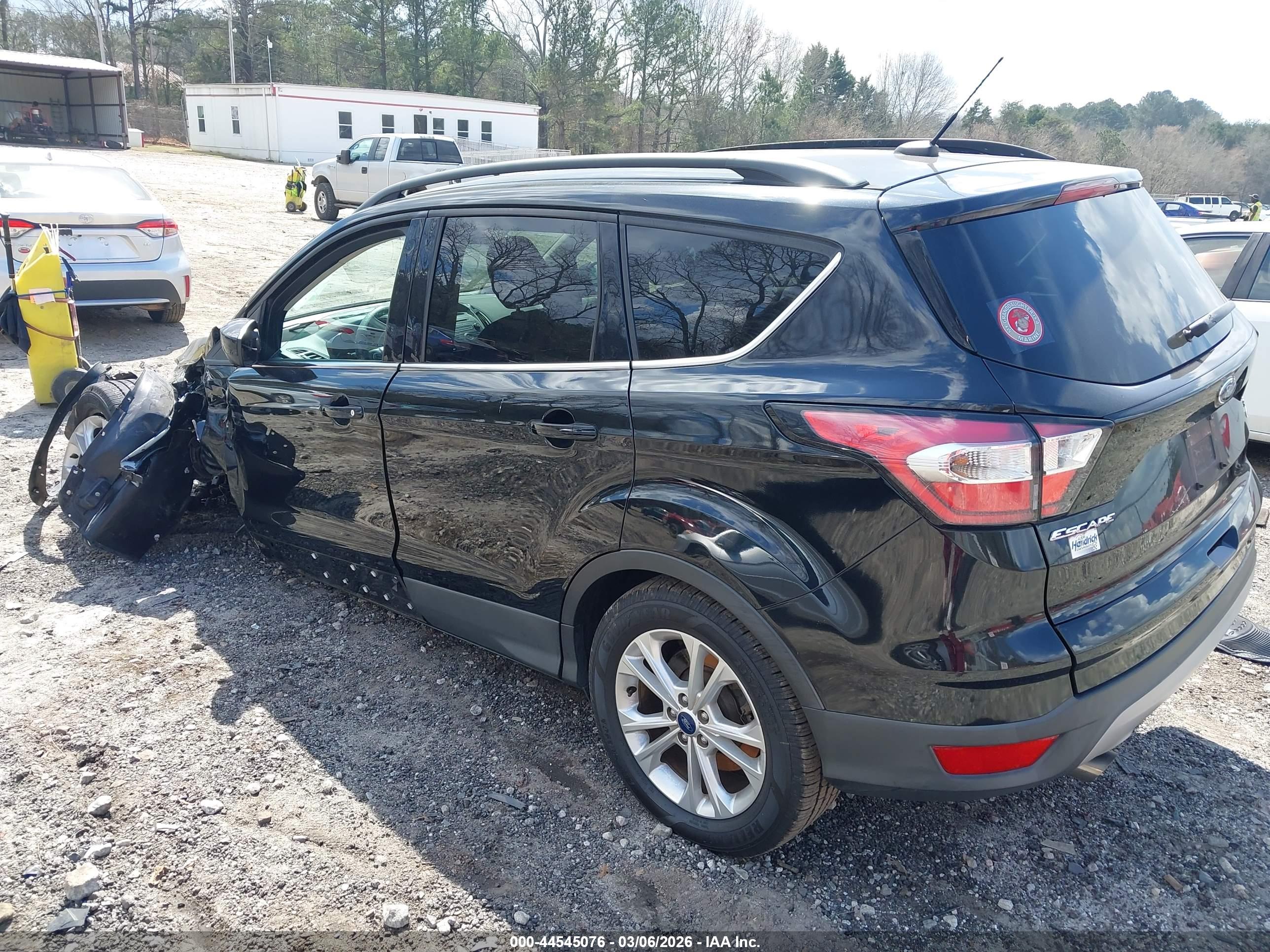 FORD ESCAPE image 3