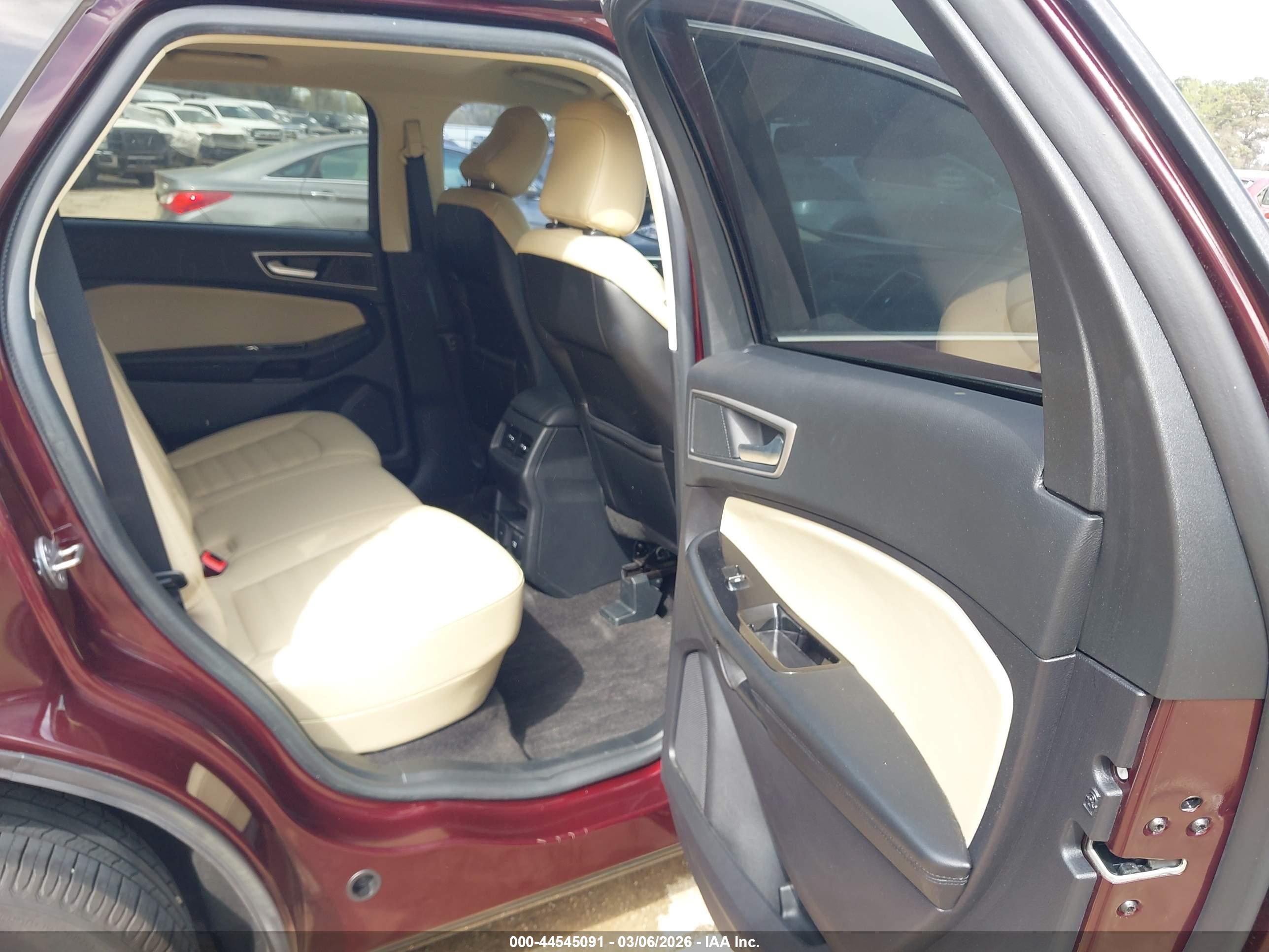 FORD EDGE image 8