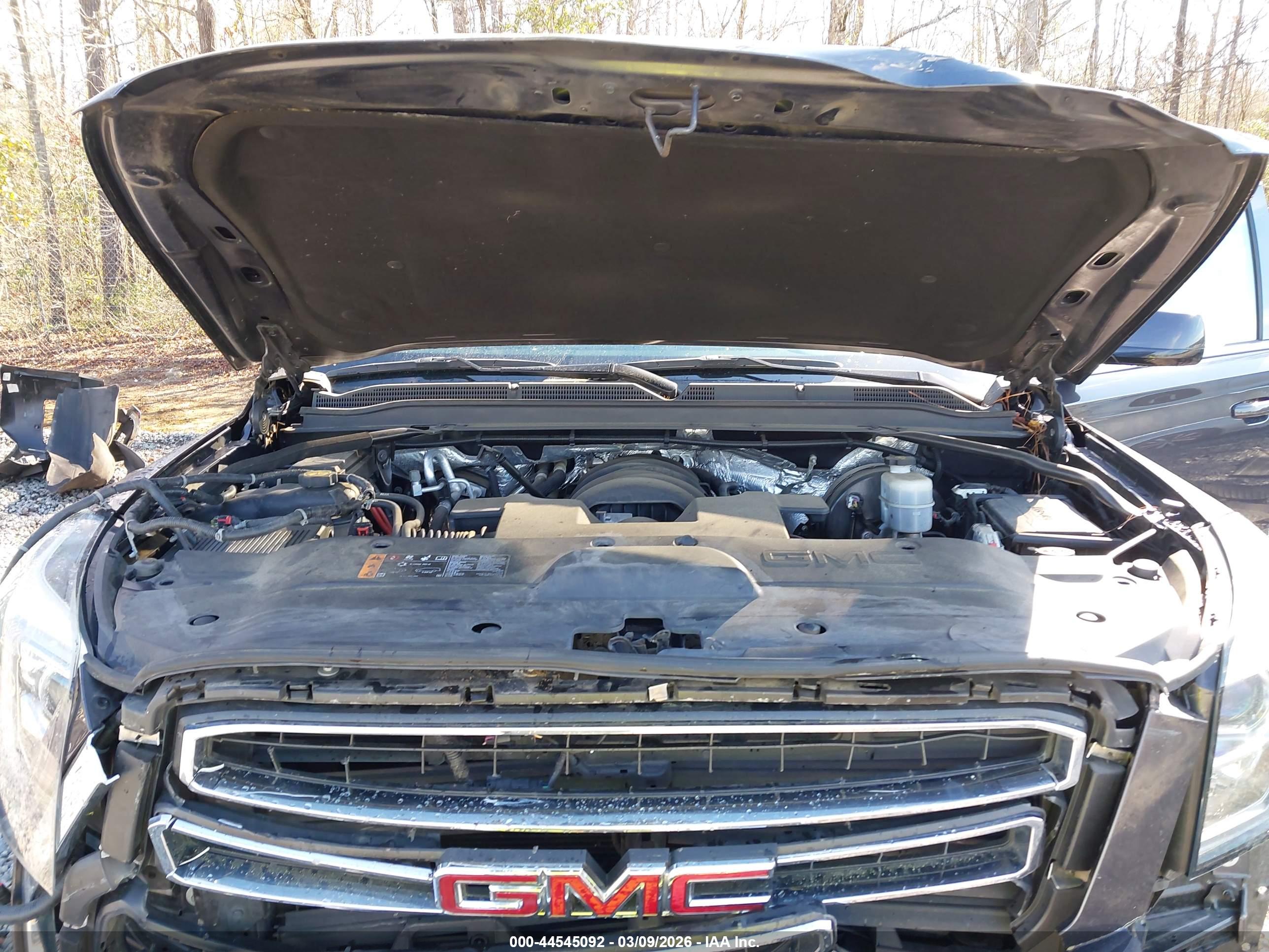 GMC YUKON image 10