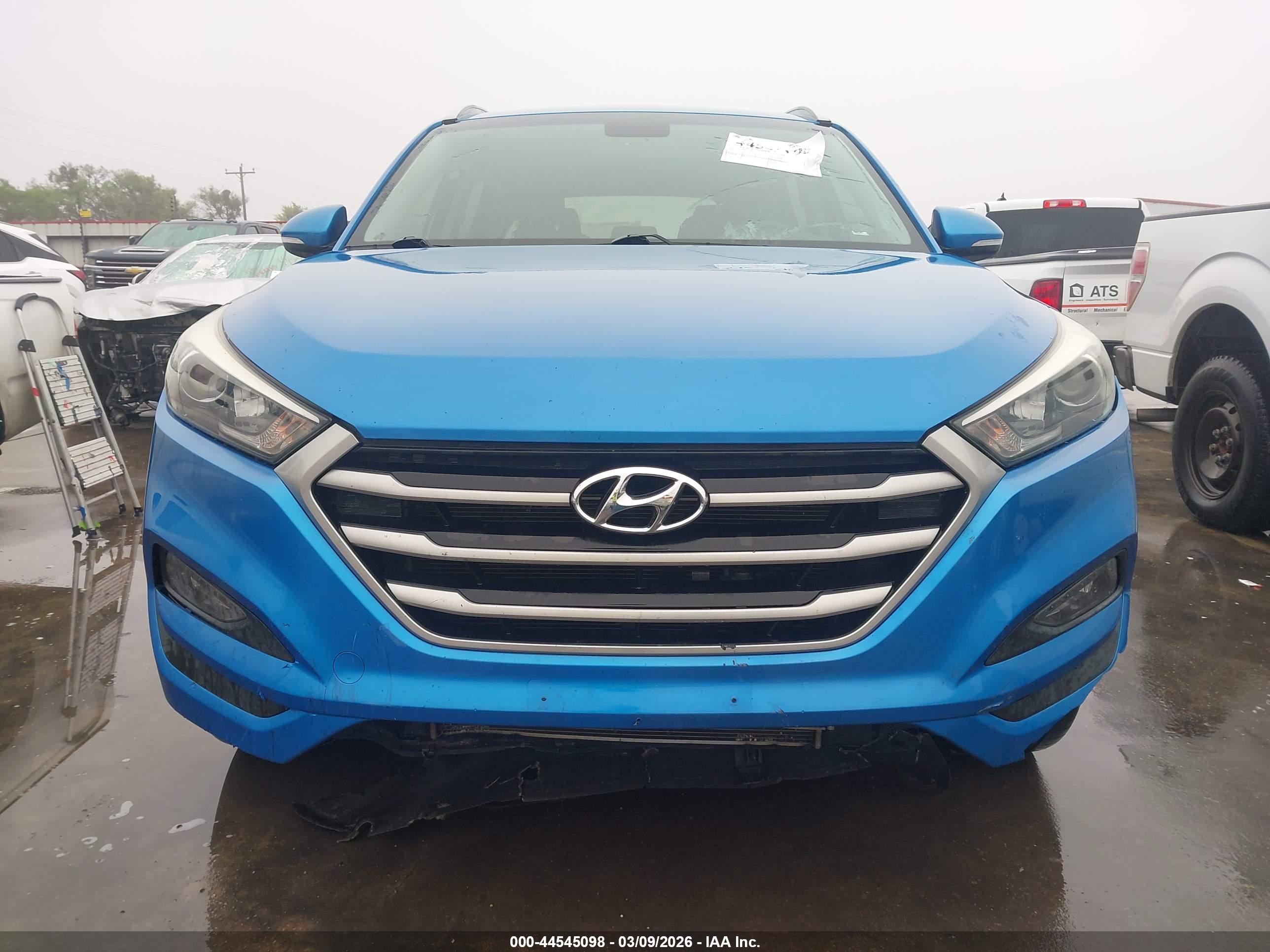 HYUNDAI TUCSON image 6