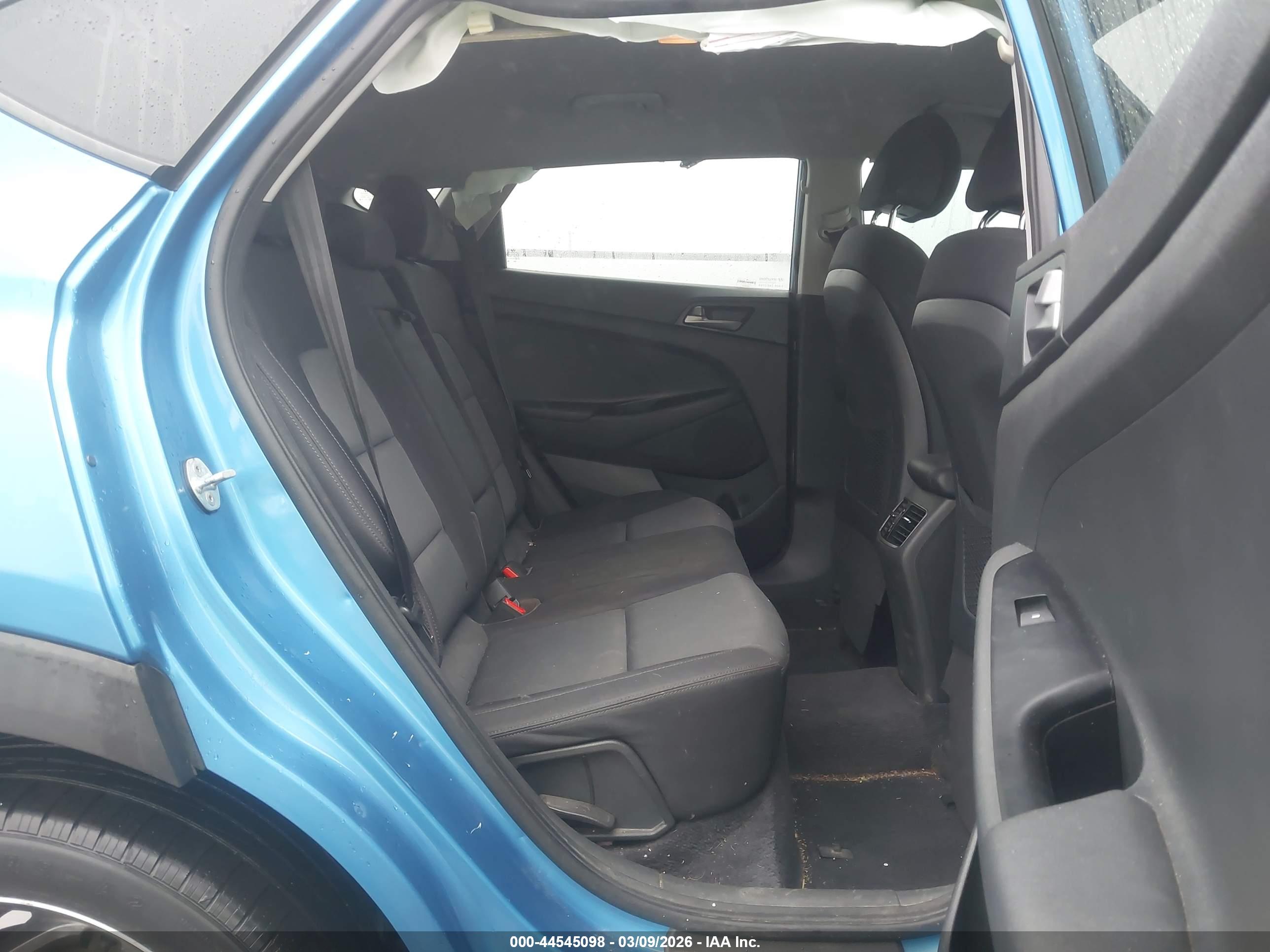 HYUNDAI TUCSON image 8