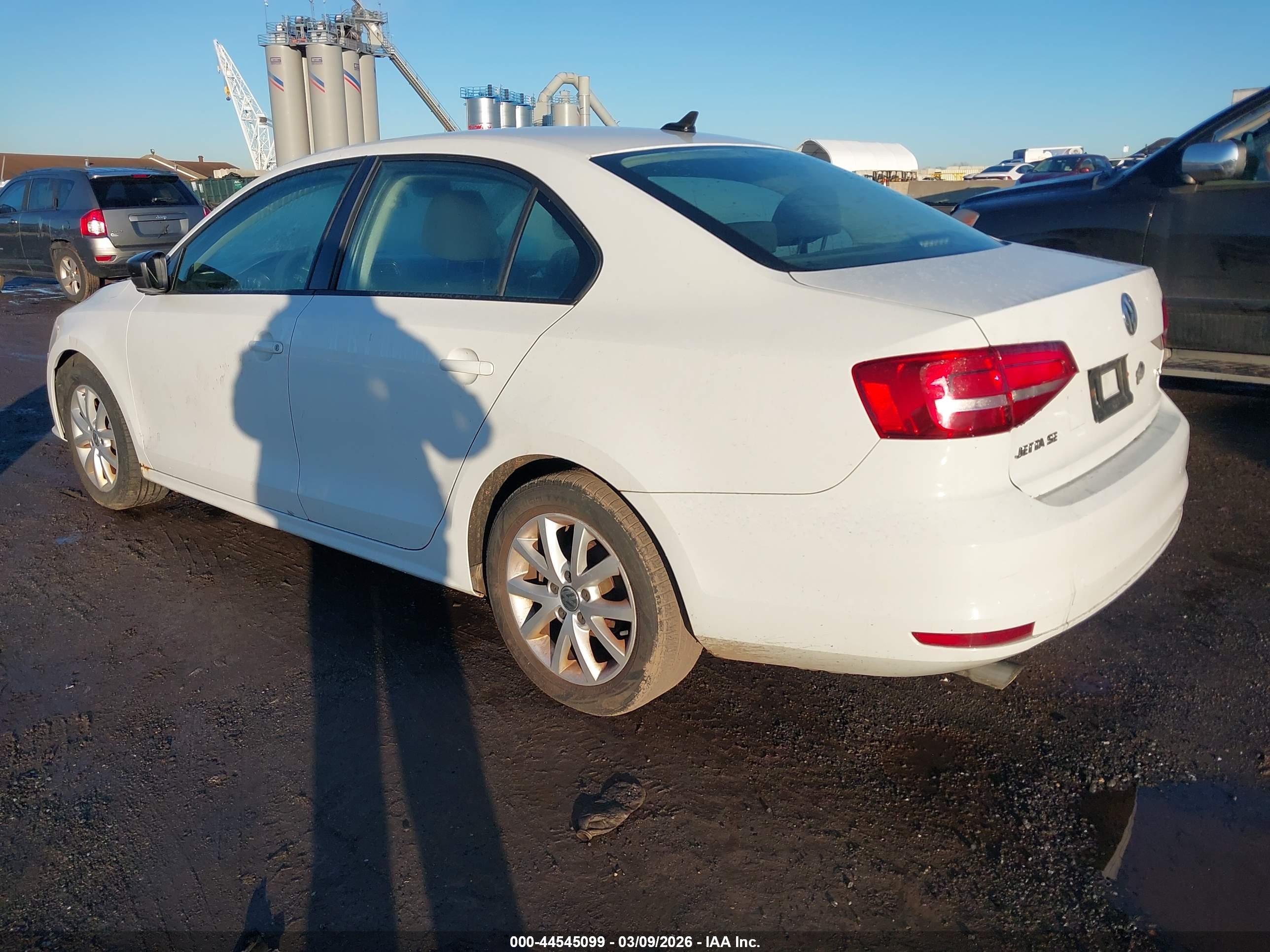 VOLKSWAGEN JETTA image 3