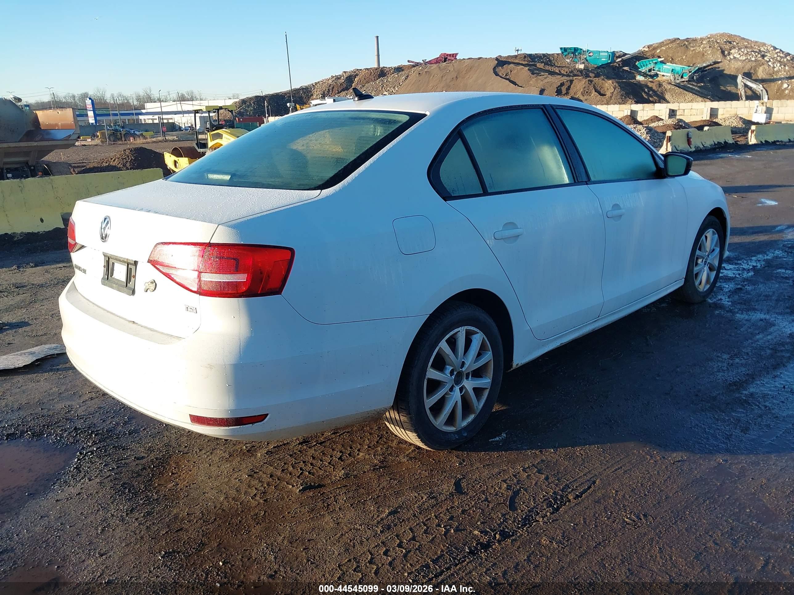 VOLKSWAGEN JETTA image 4