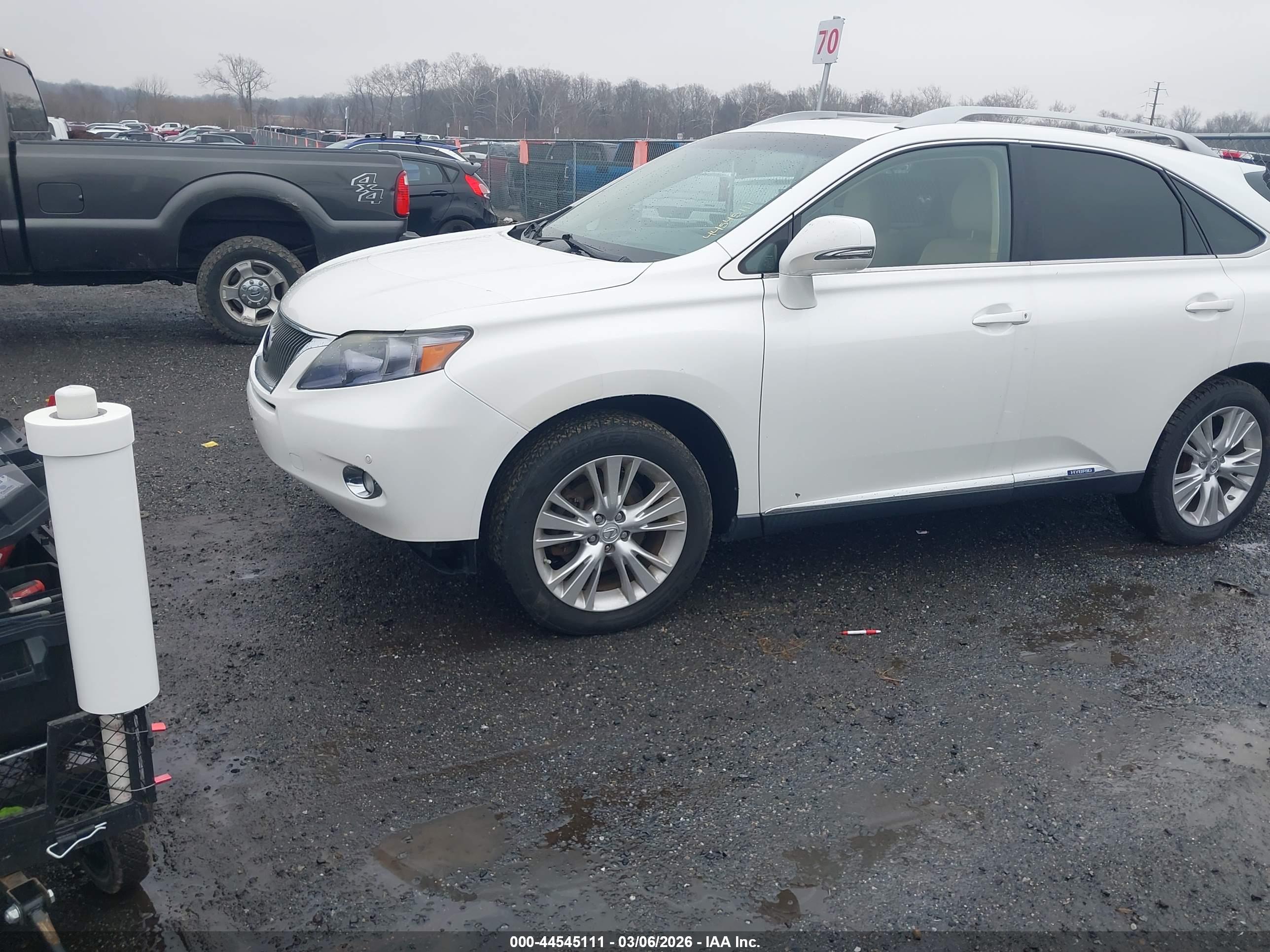 LEXUS RX image 2