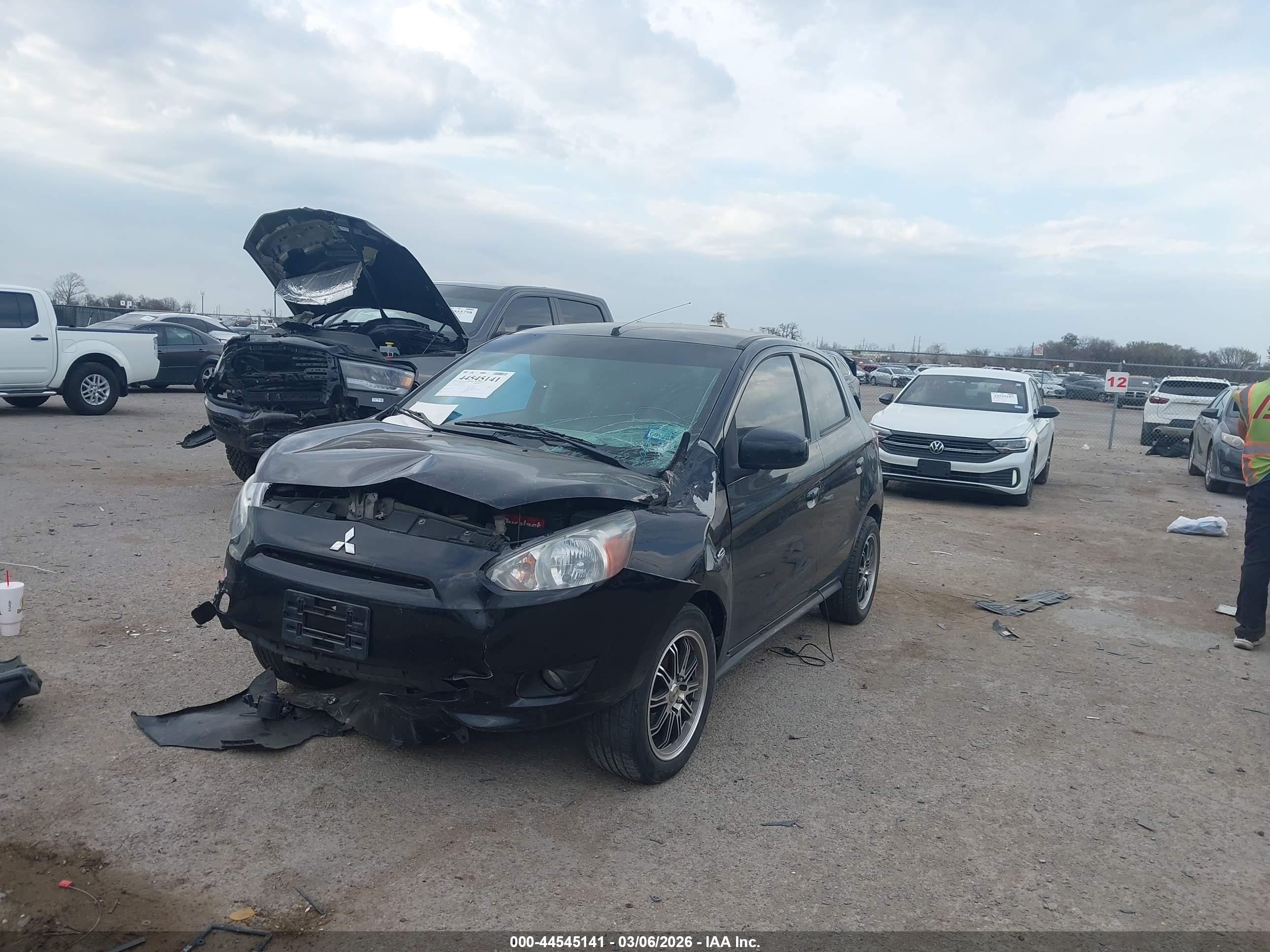 MITSUBISHI MIRAGE image 2