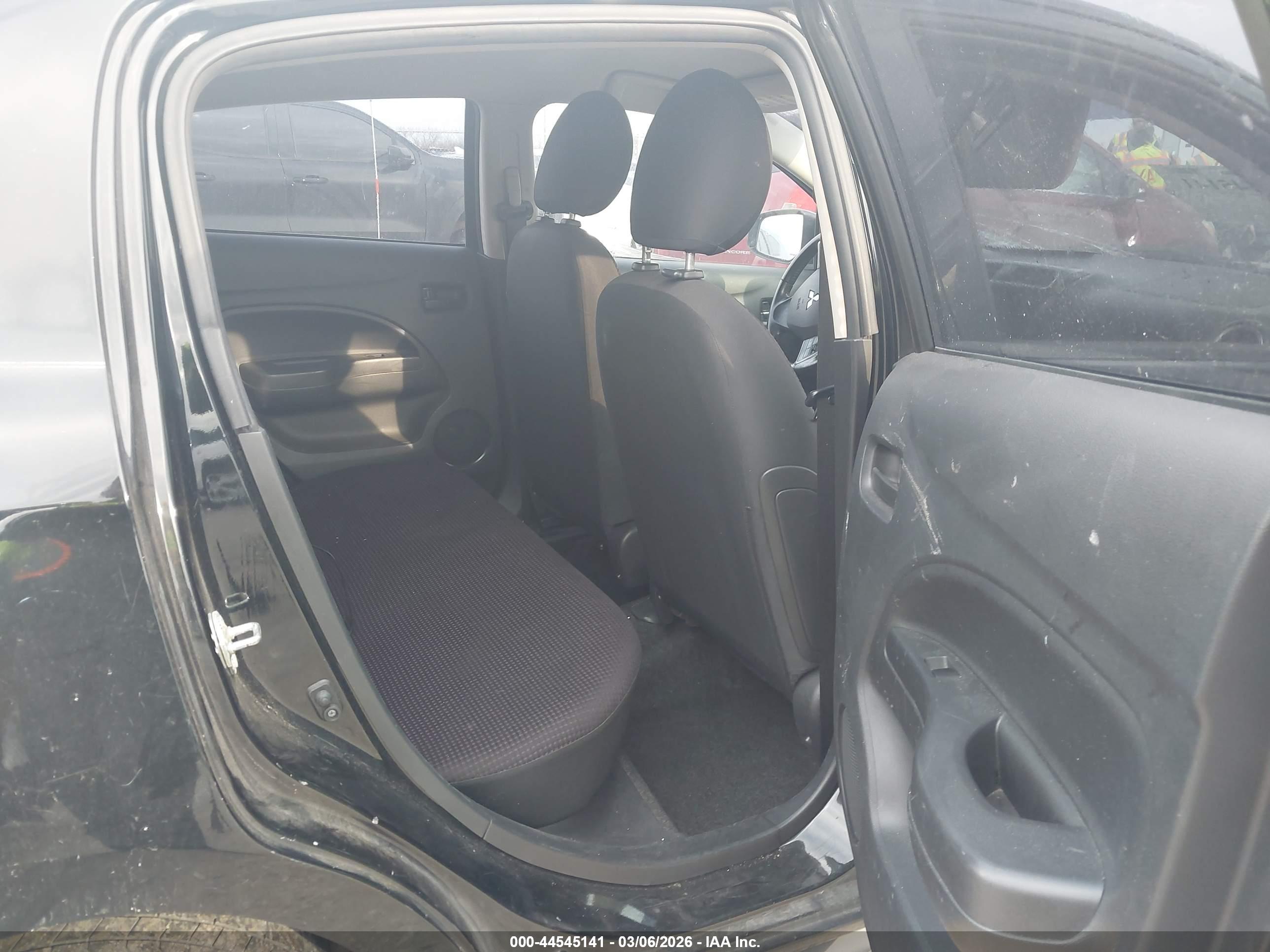 MITSUBISHI MIRAGE image 8