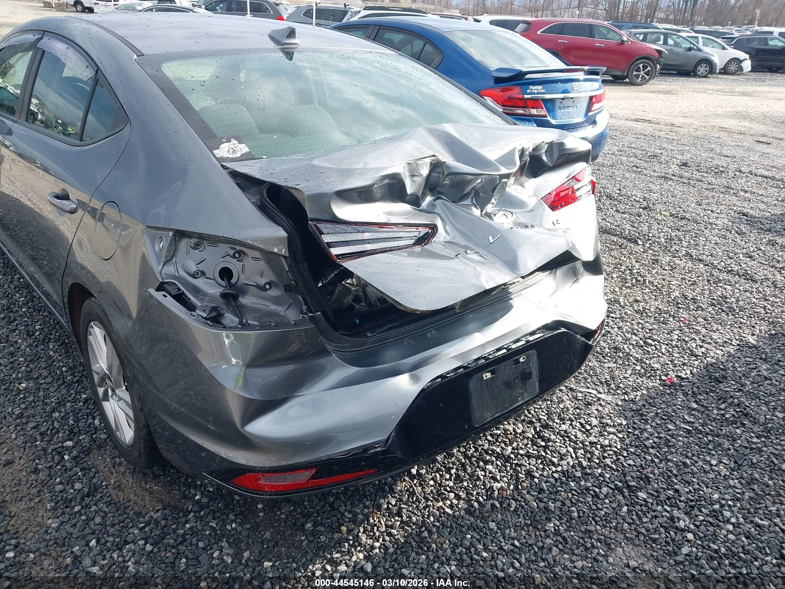 HYUNDAI ELANTRA image 6