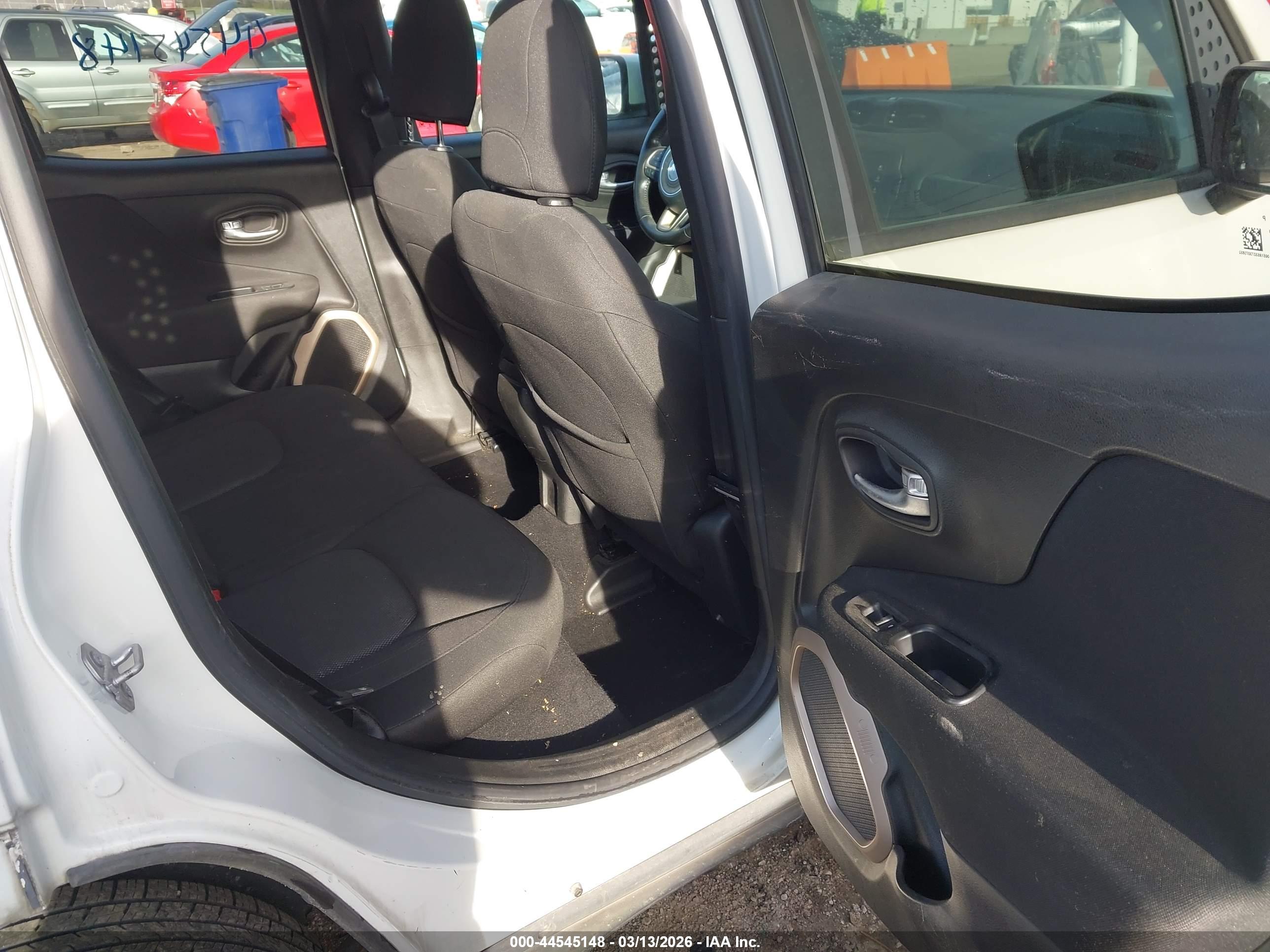 JEEP RENEGADE image 8