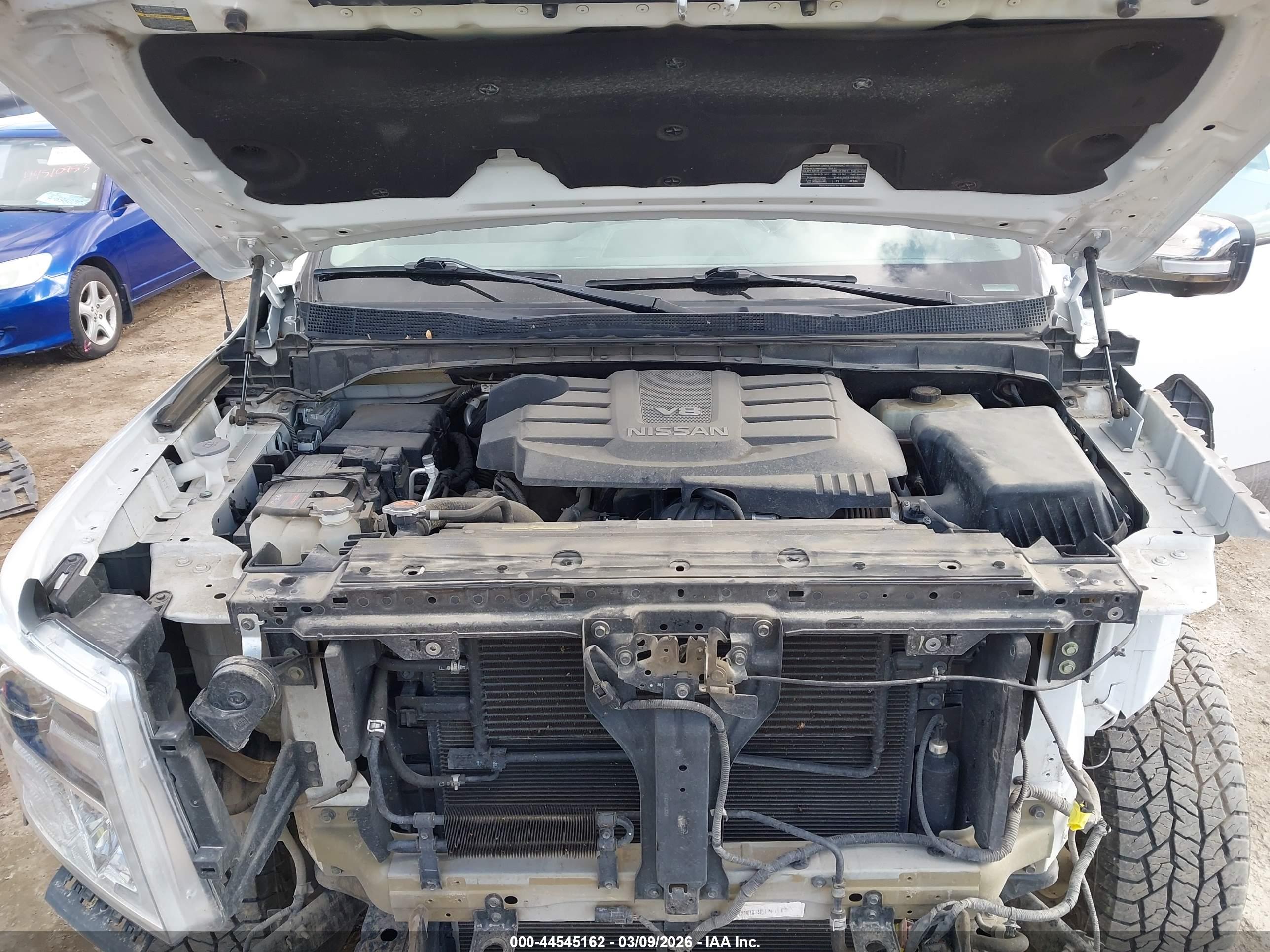NISSAN TITAN image 10