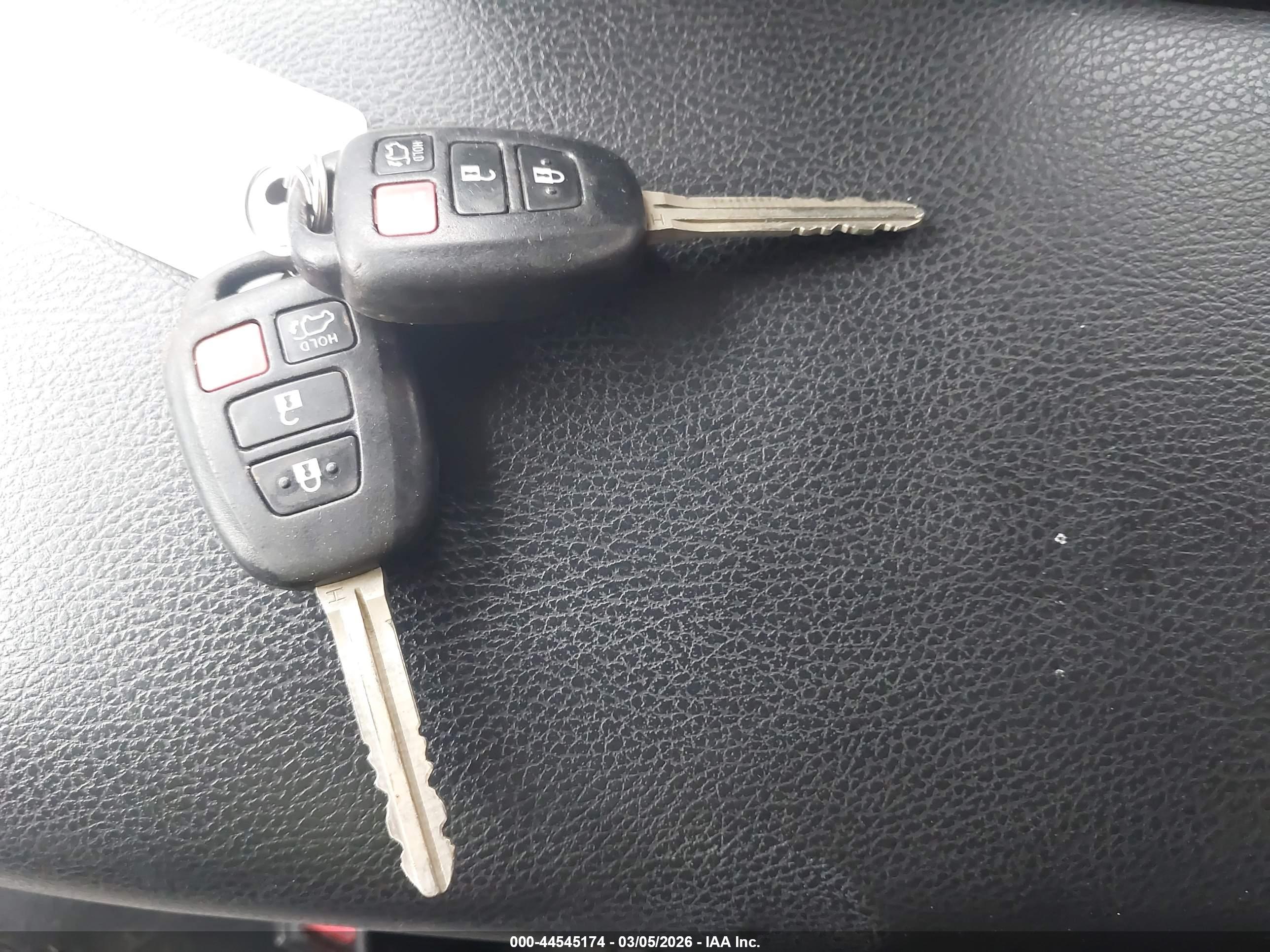 TOYOTA RAV4 image 11