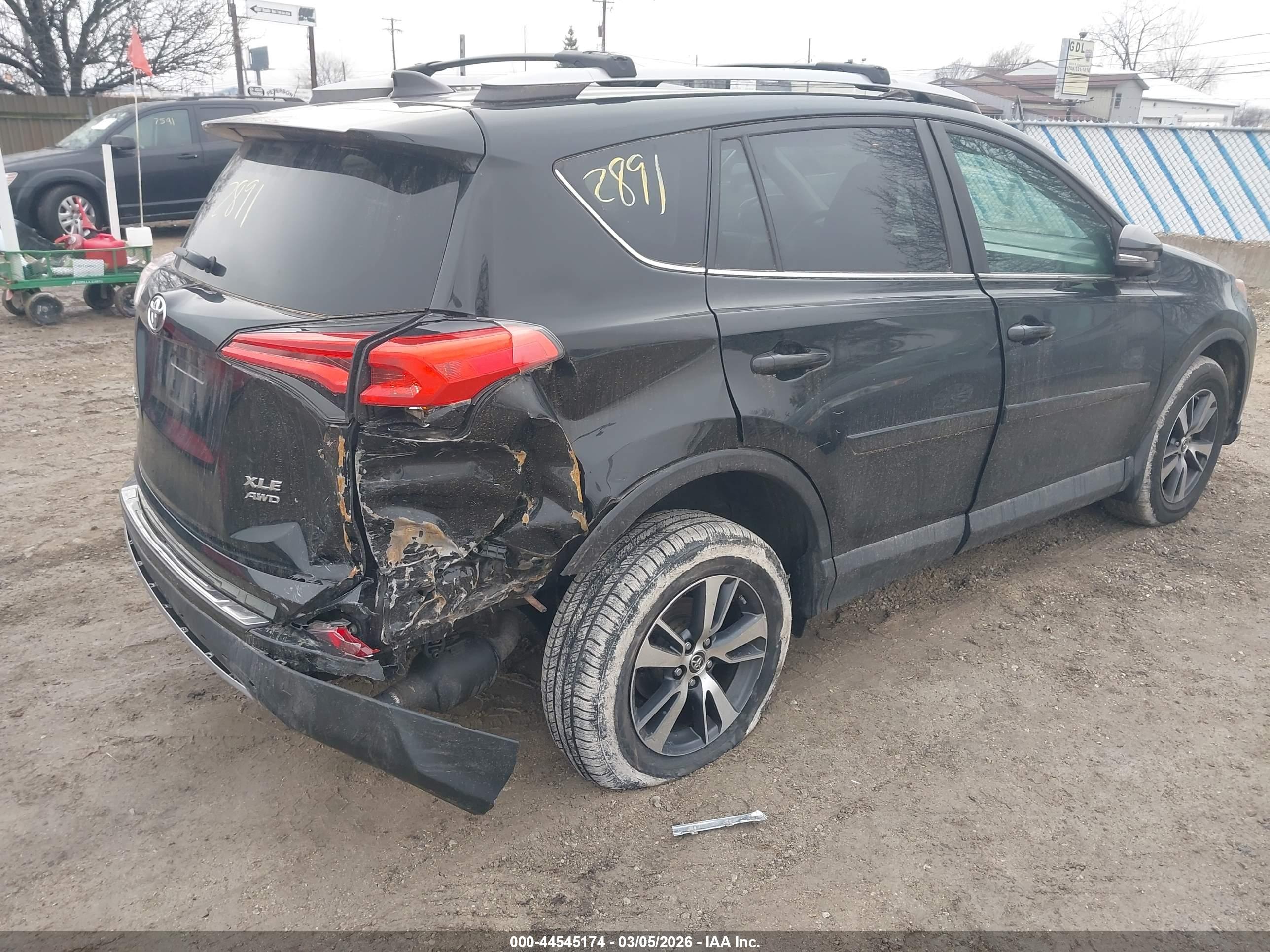 TOYOTA RAV4 image 4