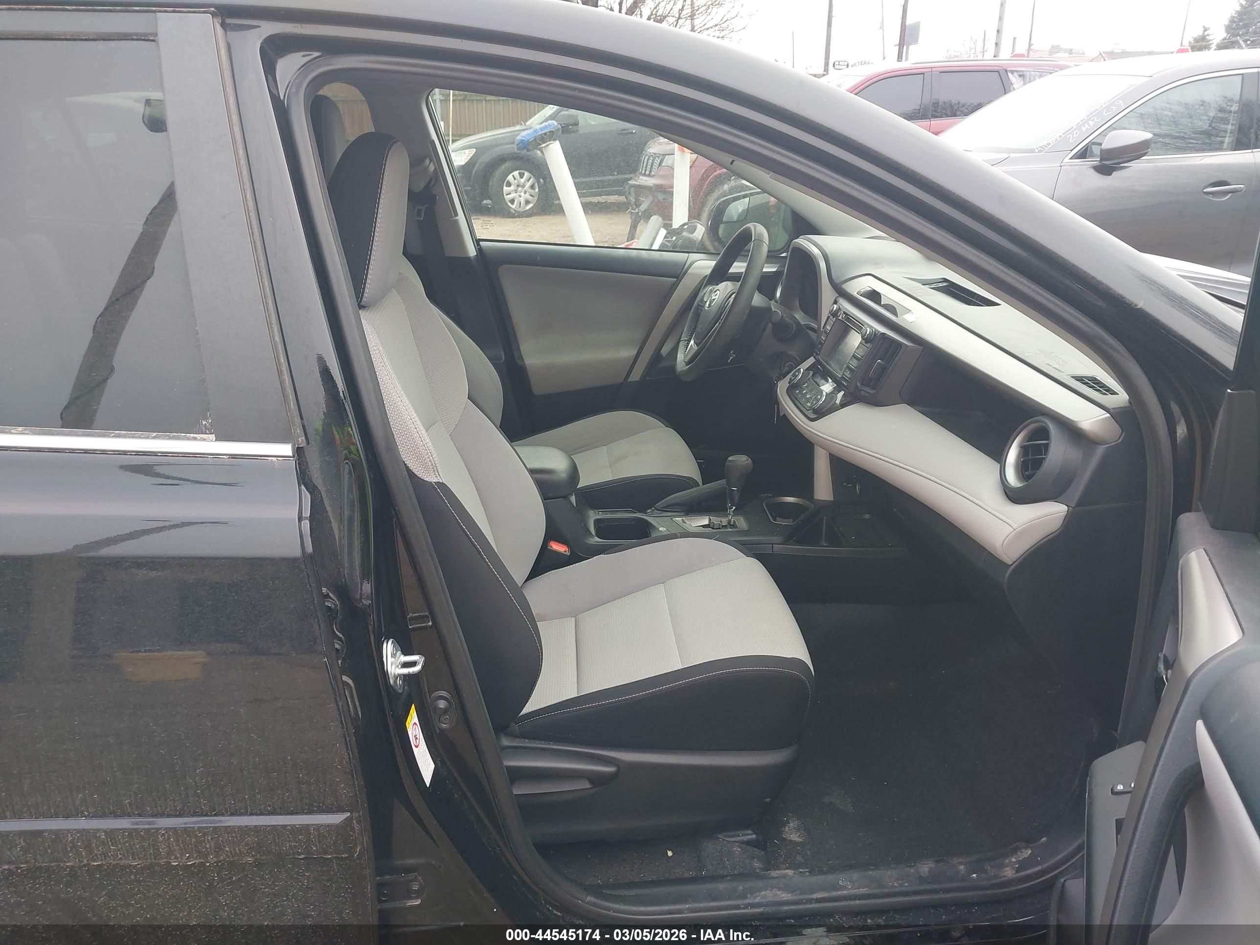 TOYOTA RAV4 image 5