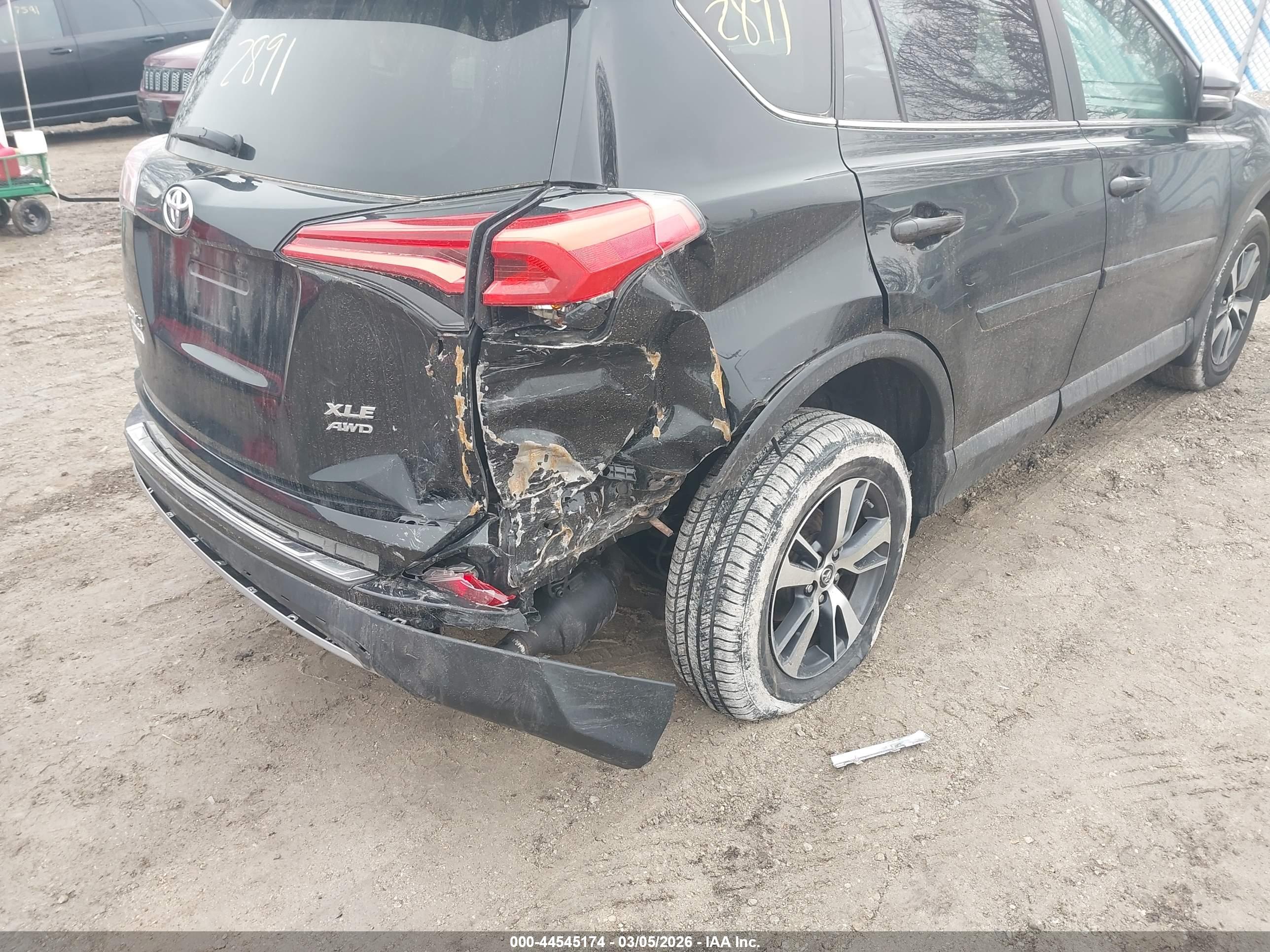 TOYOTA RAV4 image 6