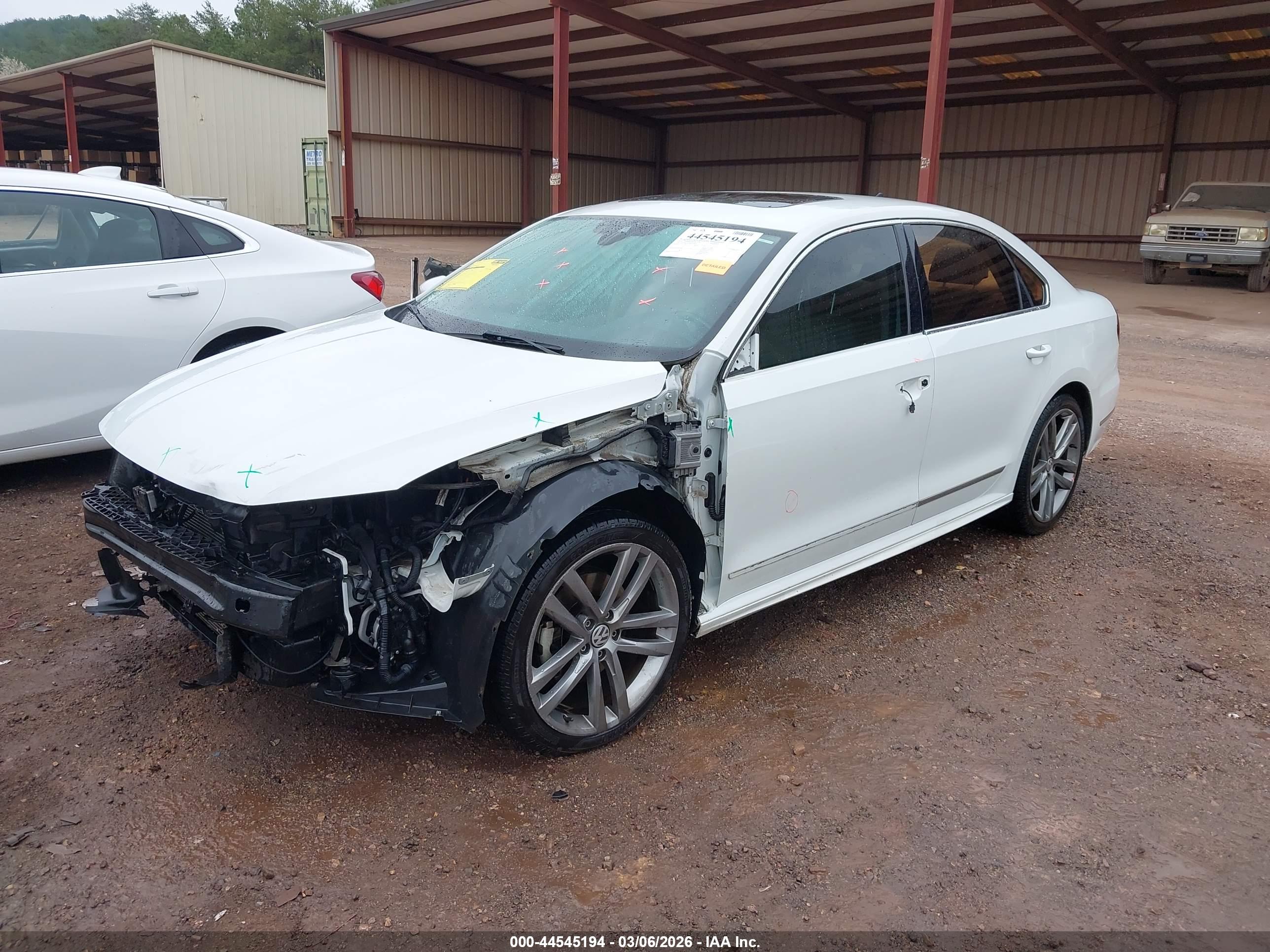 VOLKSWAGEN PASSAT image 2